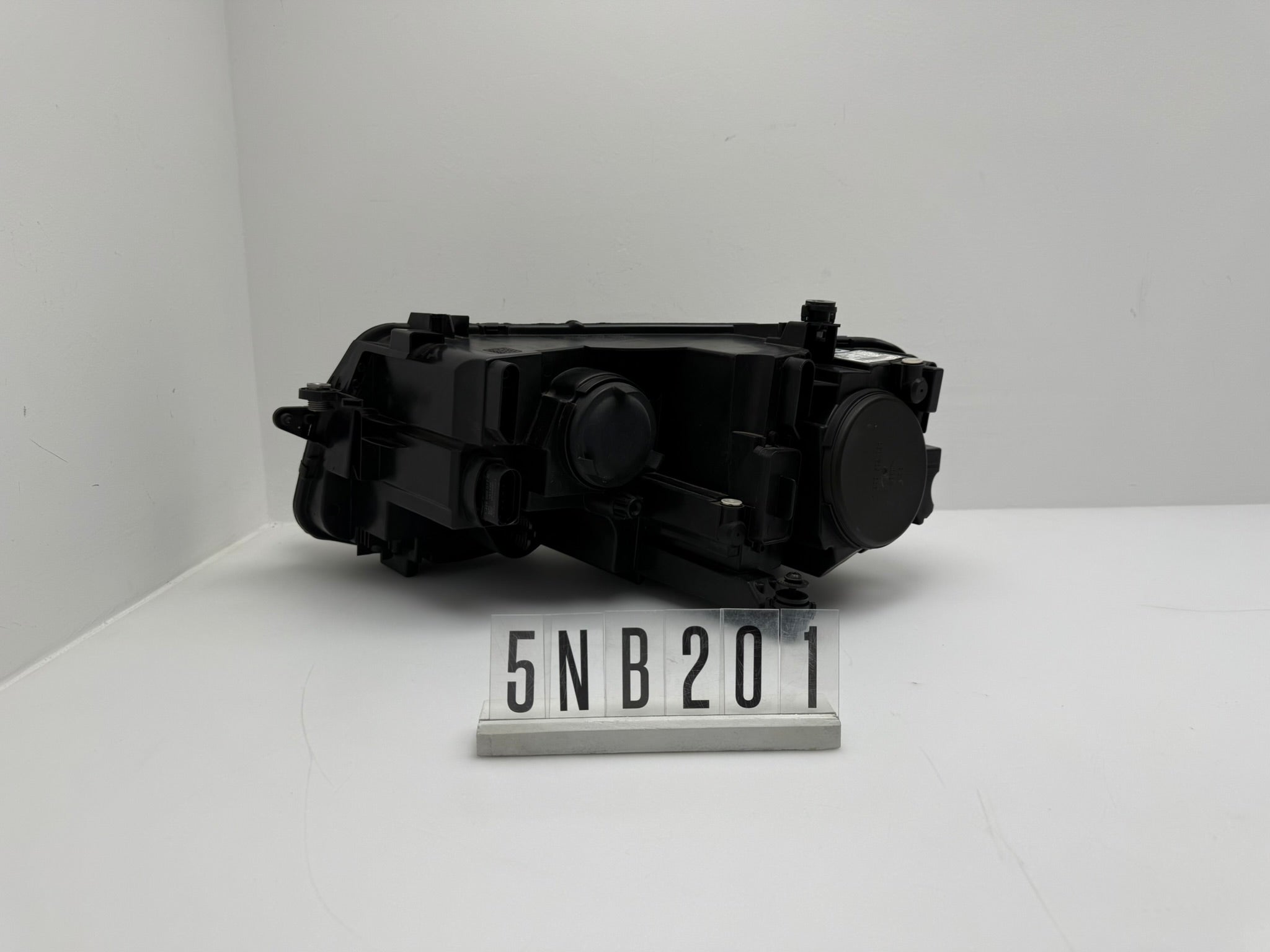 5NB 941 006 B, 387, VW Tiguan II 5N Scheinwerfer Rechts