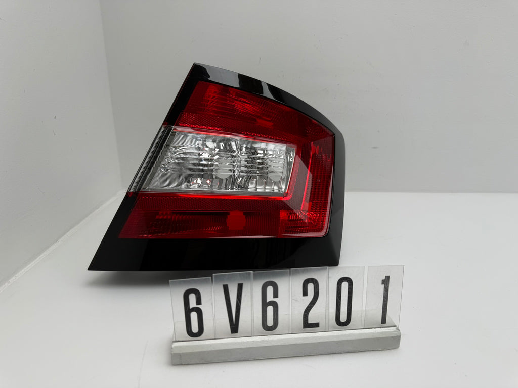 6V6945096, 389, Skoda Fabia NJ Rückleuchte Rechts