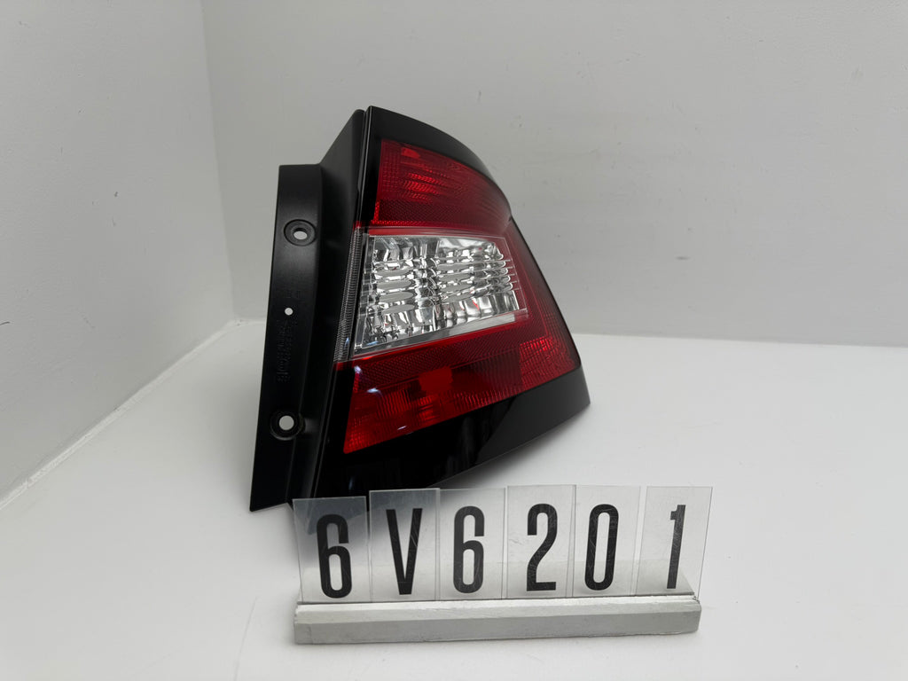 6V6945096, 389, Skoda Fabia NJ Rückleuchte Rechts