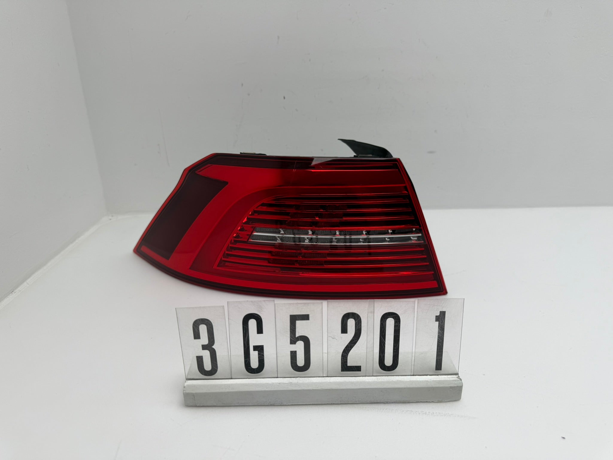 3G5.945.207.C, 399, VW Passat B8 Rückleuchte Hinten Links