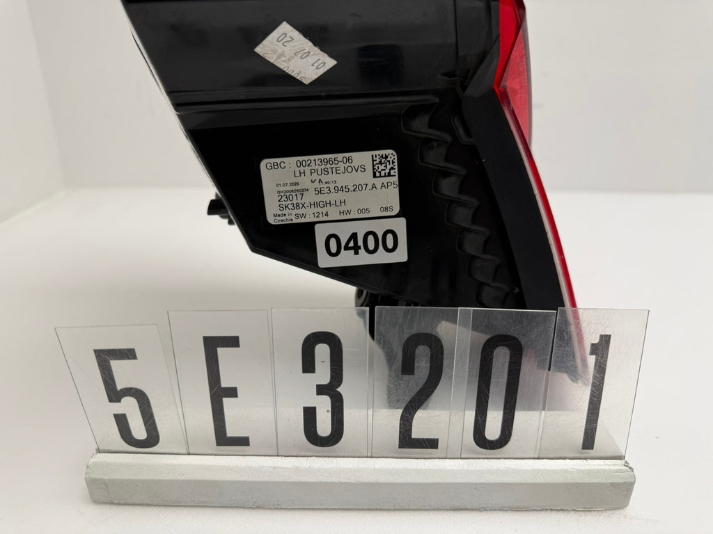 5E3.945.207.A, 400, Skoda Octavia Combi Rückleuchte LED