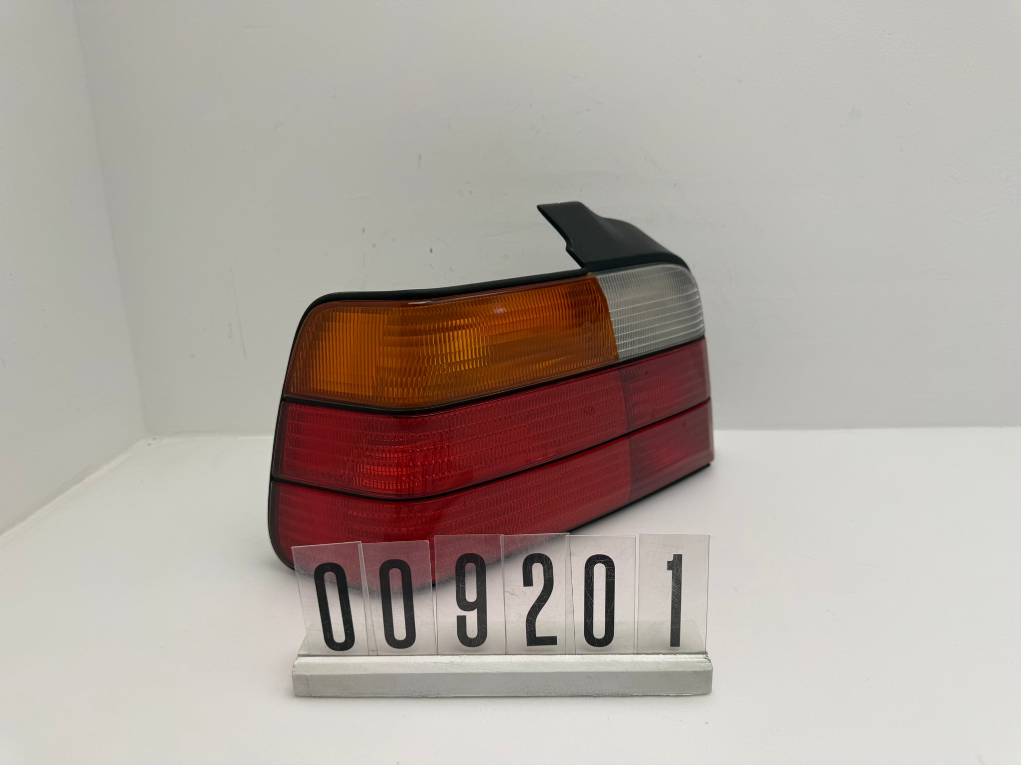 3812024, 404, BMW 3er Rückleuchte Links