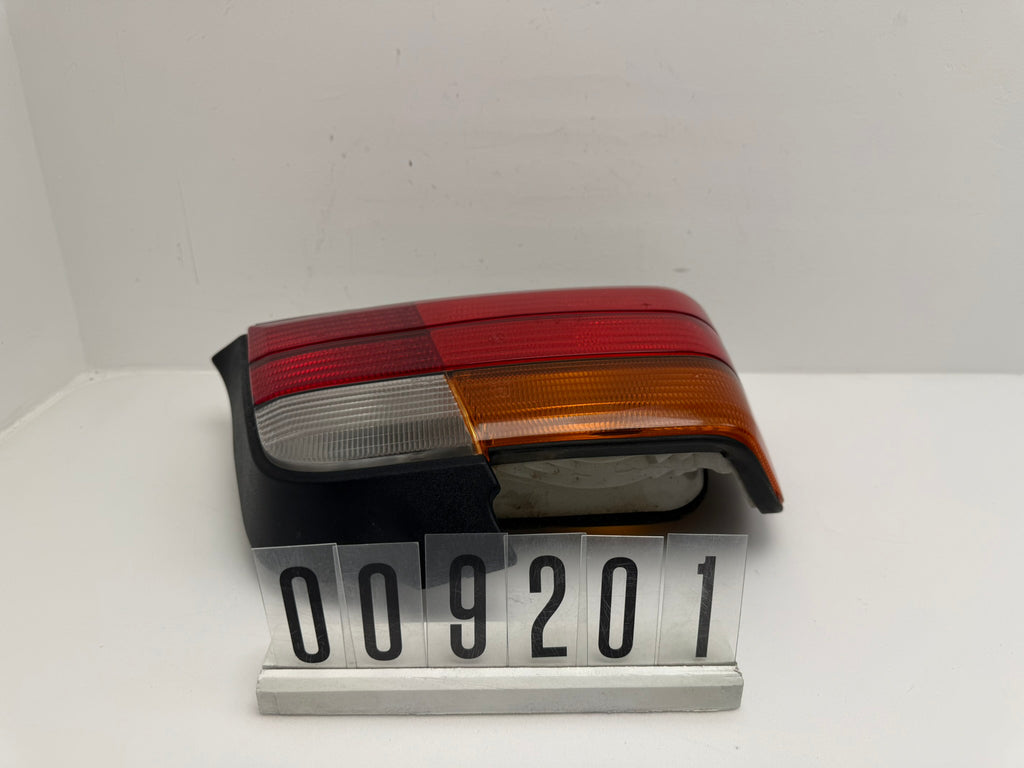 3812024, 404, BMW 3er Rückleuchte Links