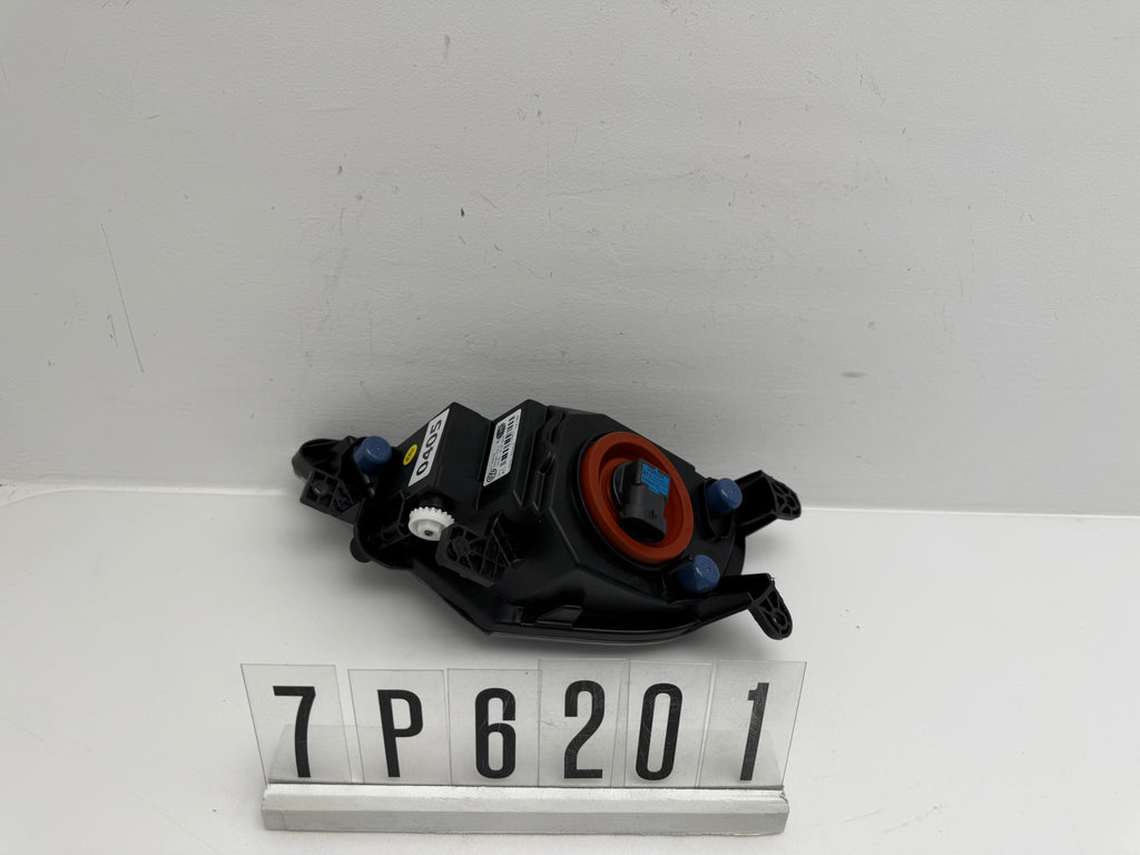 7P6941700C; 7P6 2 01-04; 405-408 Volkswagen Touareg 7PA/PH Nebelscheinwerfer Rechts