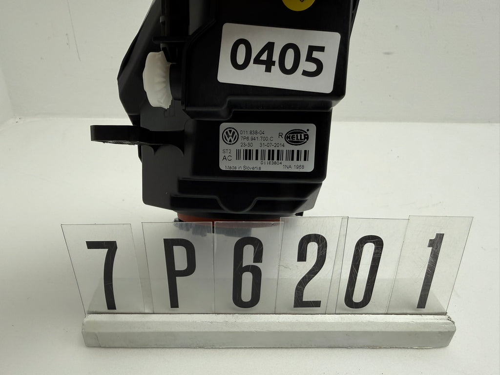 7P6941700C; 7P6 2 01-04; 405-408 Volkswagen Touareg 7PA/PH Nebelscheinwerfer Rechts