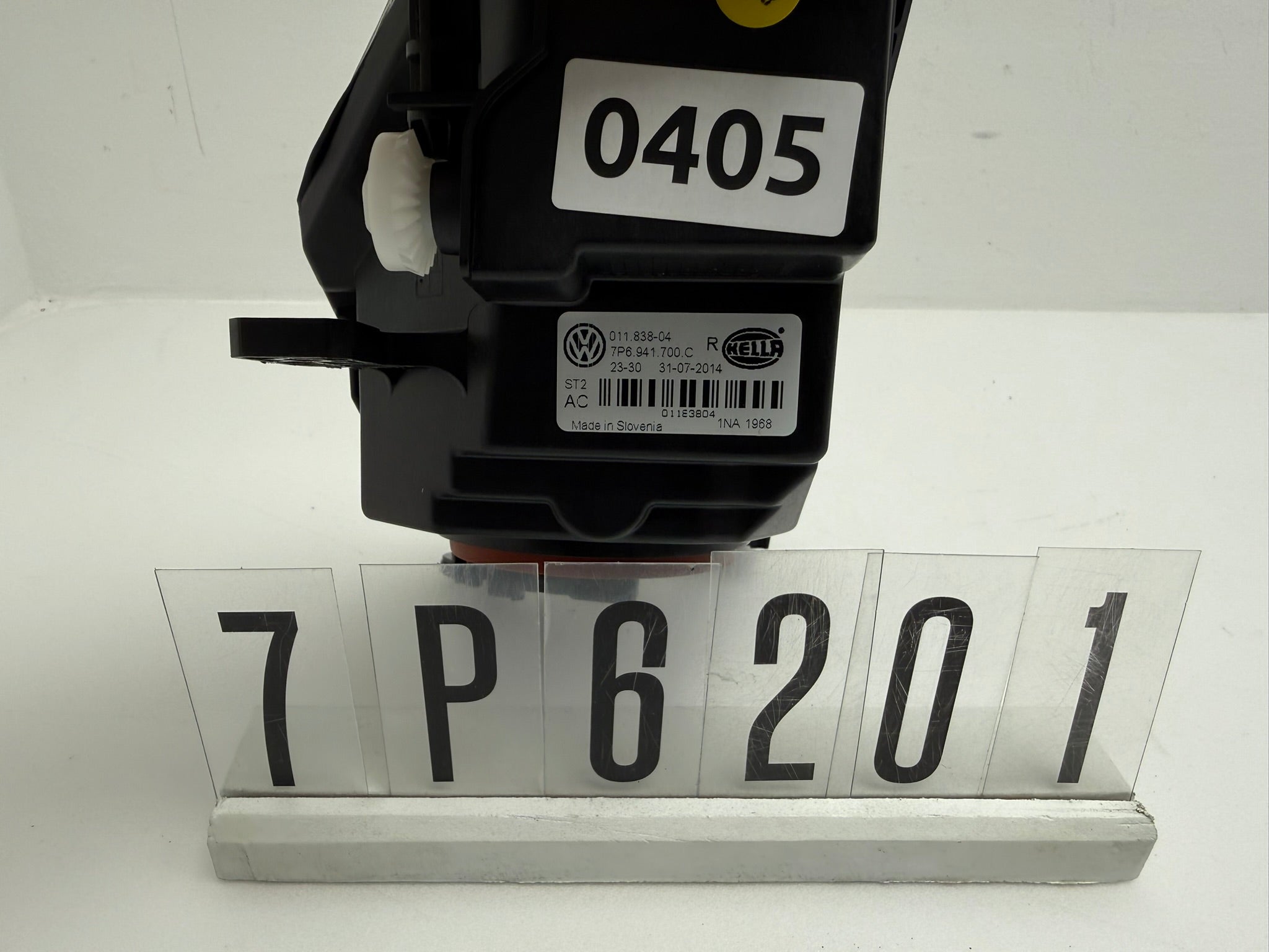 7P6941700C; 7P6 2 01-04; 405-408 Volkswagen Touareg 7PA/PH Nebelscheinwerfer Rechts