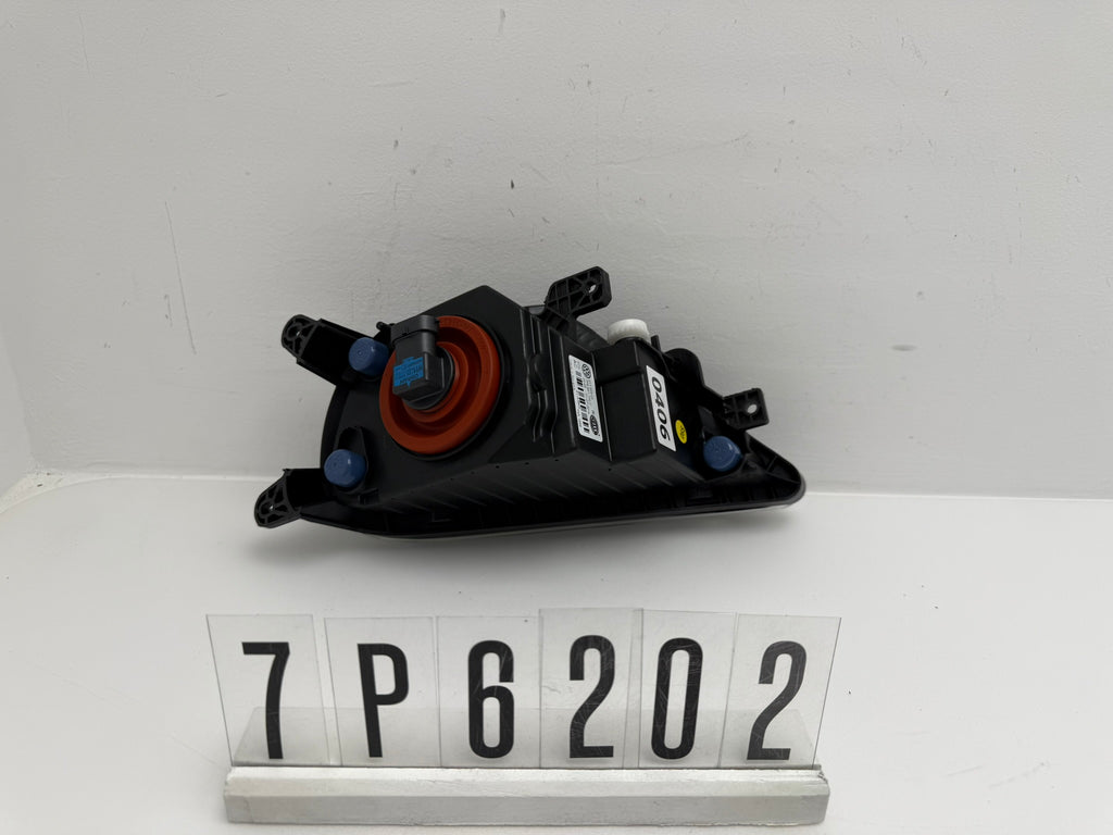 7P6941700C; 7P6 2 01-04; 405-408 Volkswagen Touareg 7PA/PH Nebelscheinwerfer Rechts