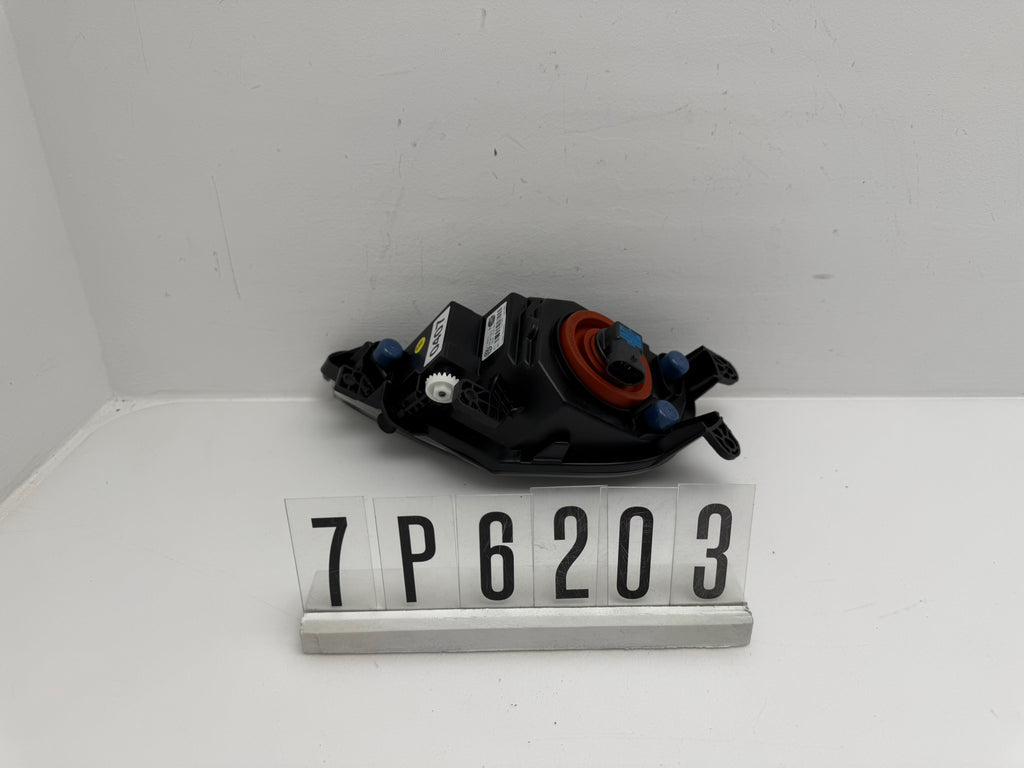 7P6941700C; 7P6 2 01-04; 405-408 Volkswagen Touareg 7PA/PH Nebelscheinwerfer Rechts