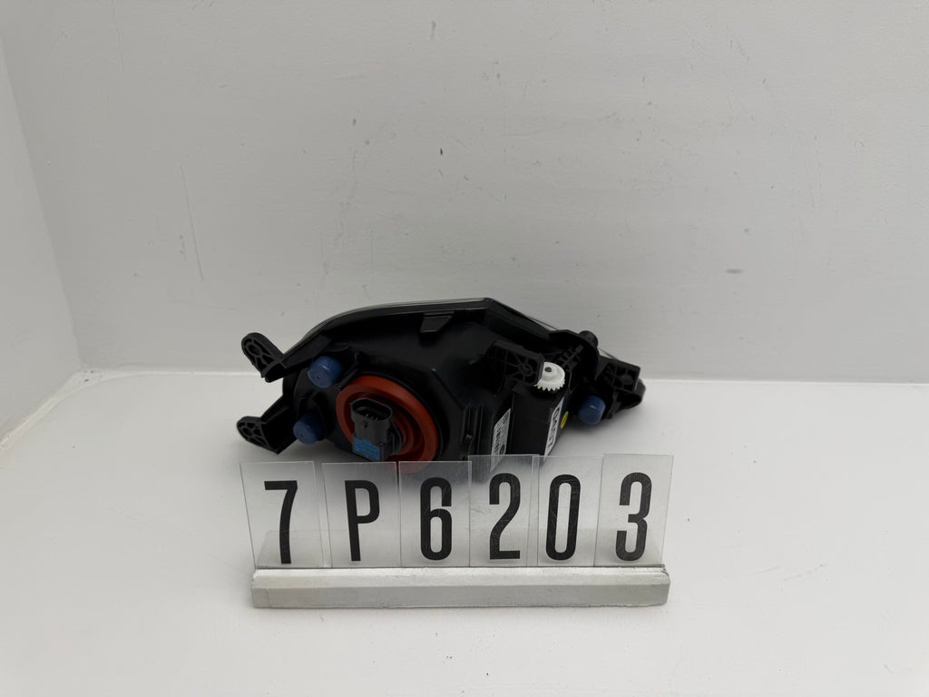 7P6941700C; 7P6 2 01-04; 405-408 Volkswagen Touareg 7PA/PH Nebelscheinwerfer Rechts