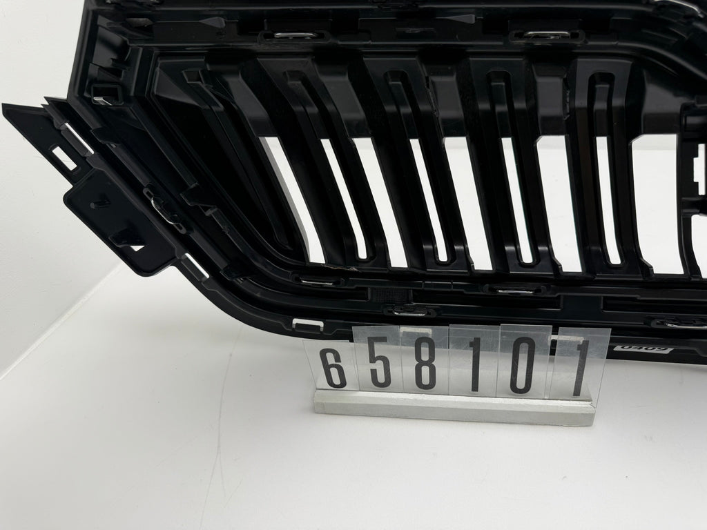 658 853 653; 658 1 01; 409 SKODA KAMIQ Kühlergrill