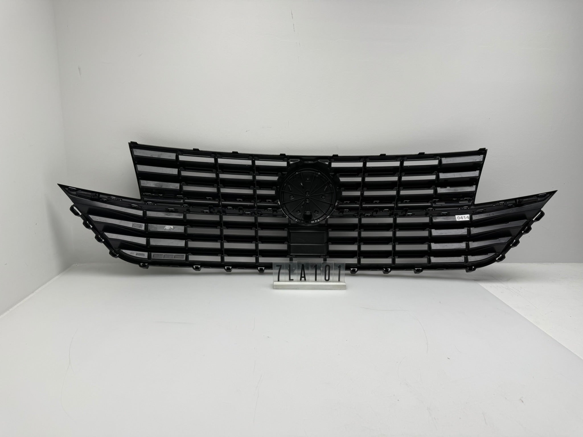 7LA.853.651; 7LA 1 01; 414 VW T6.1 T6 Facelift  Kühlergrill