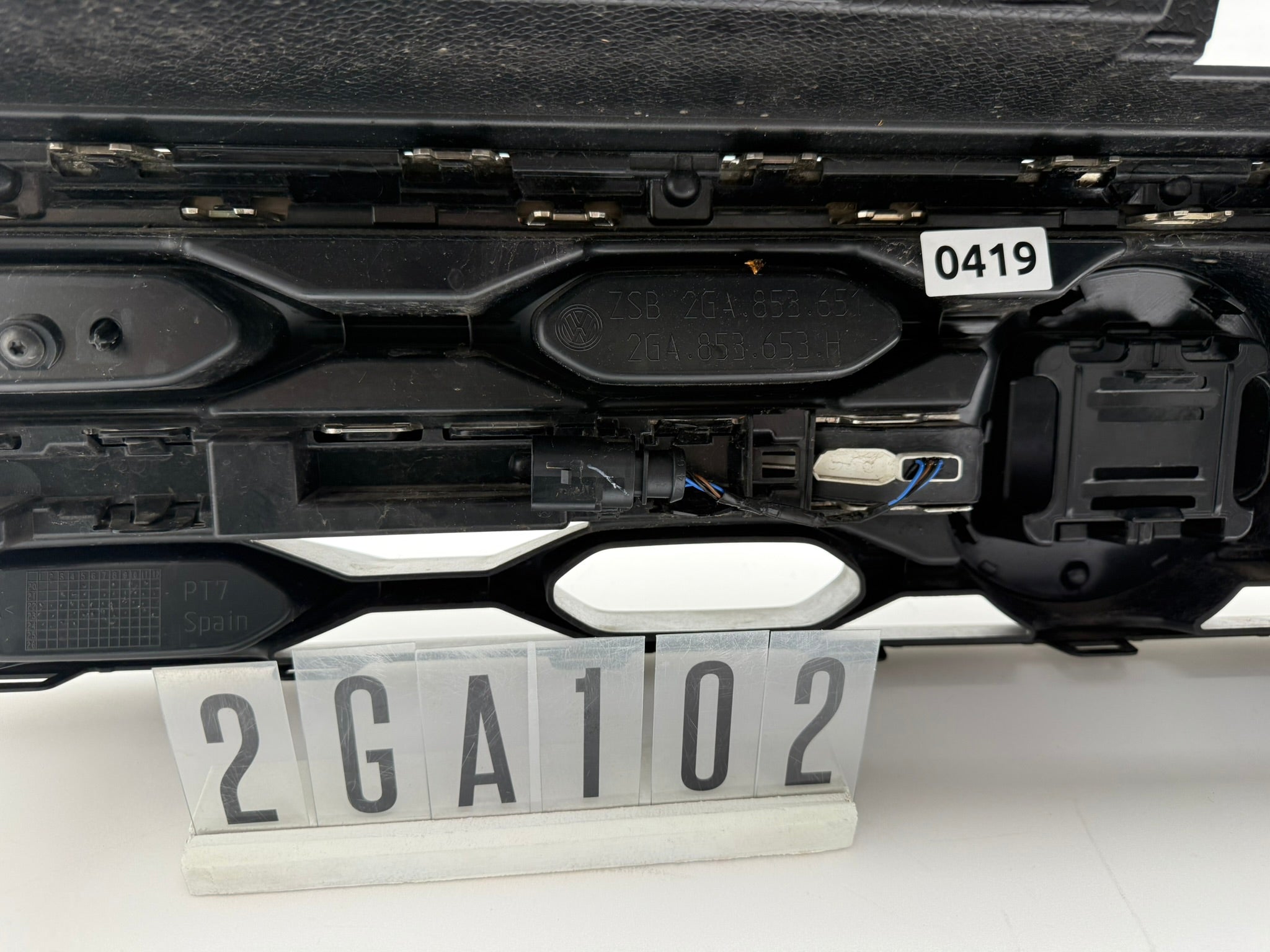 2GA.853.653.H; 2GA 1 02; 419 VW T-ROC 2GA FACELIFT Kühlergrill LED R-Line