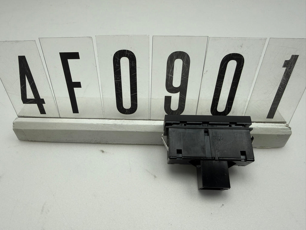 4F0941509, 421, Original Audi A6 Warnblinkschalter