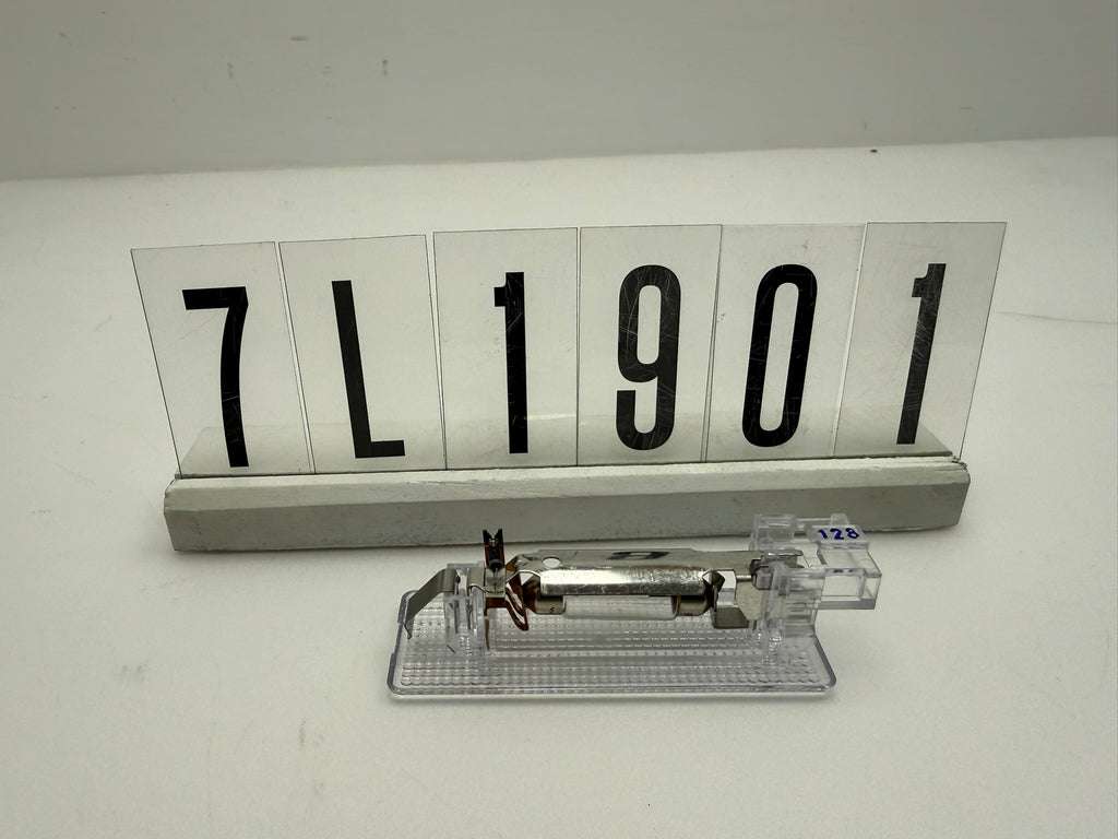7L6947101, 422, Kofferraumbeleuchtung VW Passat CC, B6, B7, B8 |Limo + Variant