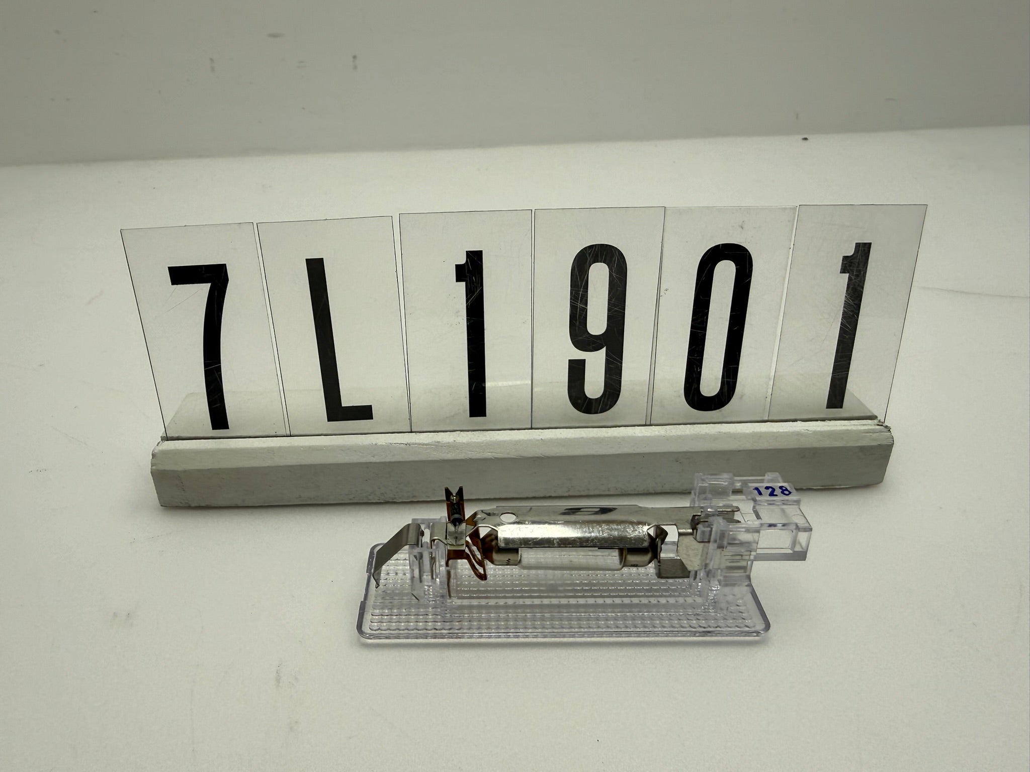 7L6947101, 422, Kofferraumbeleuchtung VW Passat CC, B6, B7, B8 |Limo + Variant