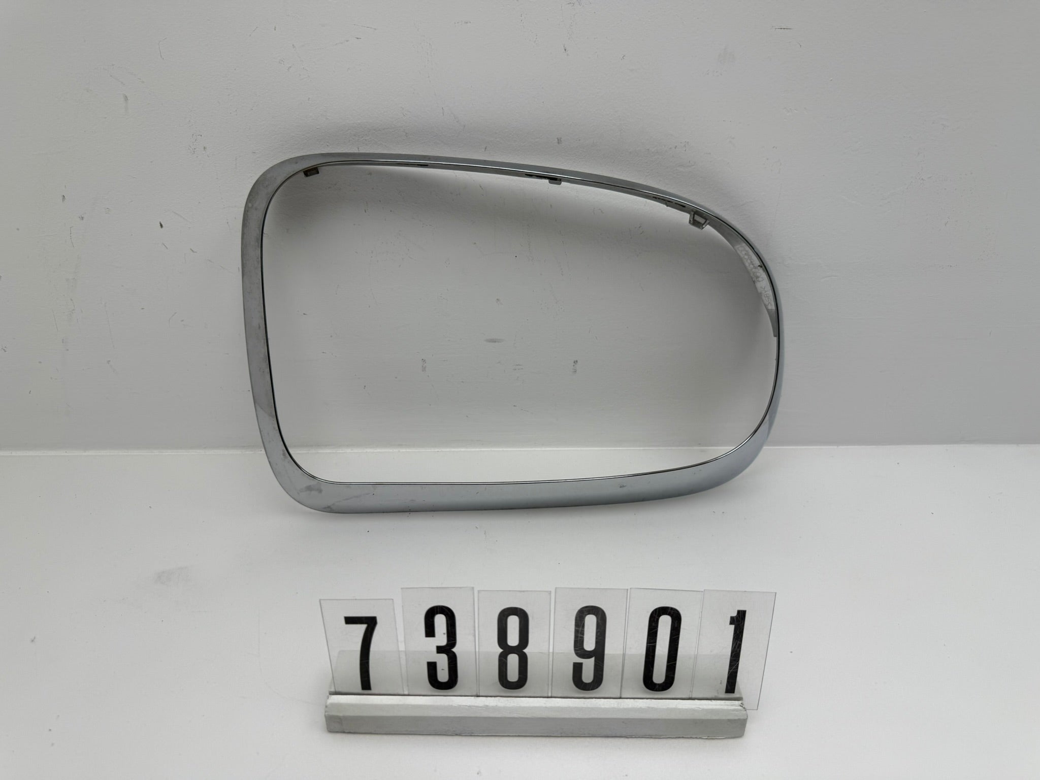 7385428.9, 430, MINI COUNTRYMAN F60 CHROM Rücklichtblende rechts