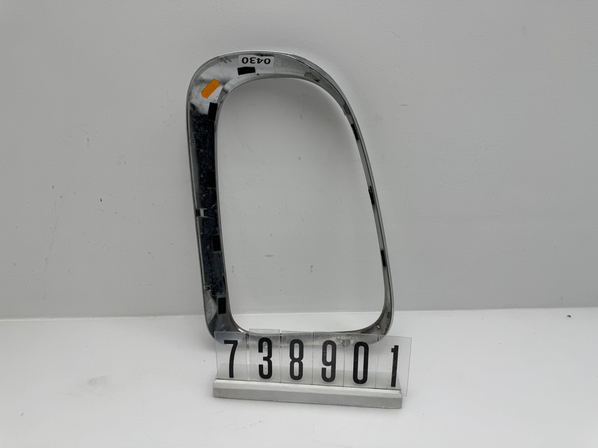 7385428.9, 430, MINI COUNTRYMAN F60 CHROM Rücklichtblende rechts