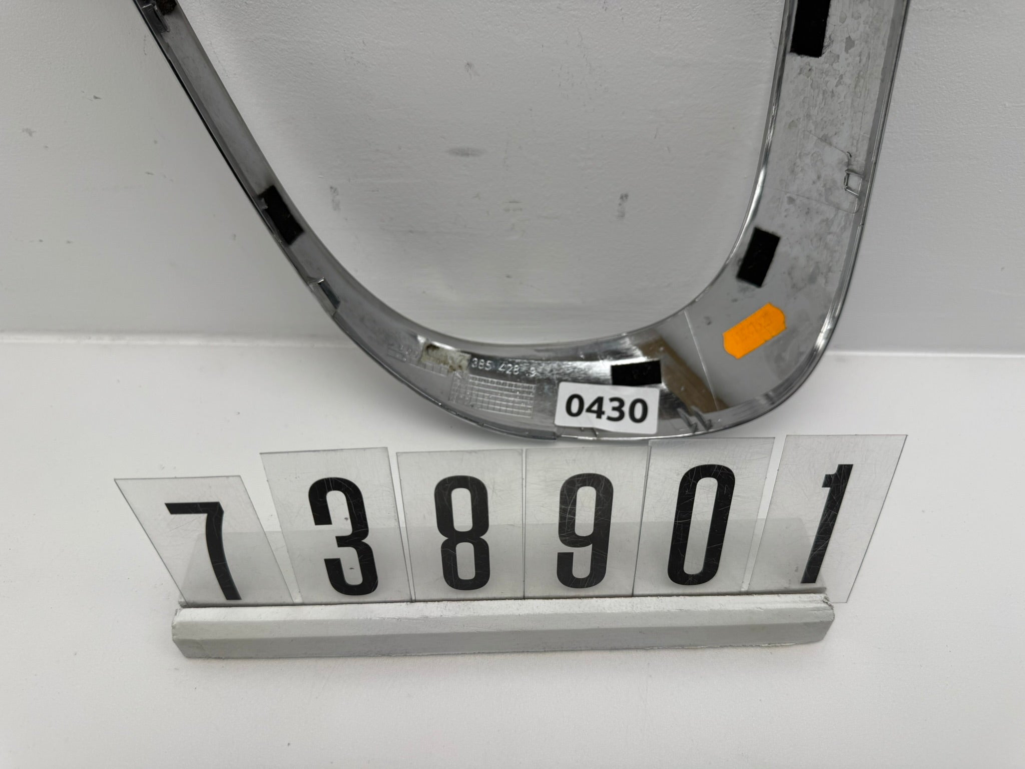 7385428.9, 430, MINI COUNTRYMAN F60 CHROM Rücklichtblende rechts