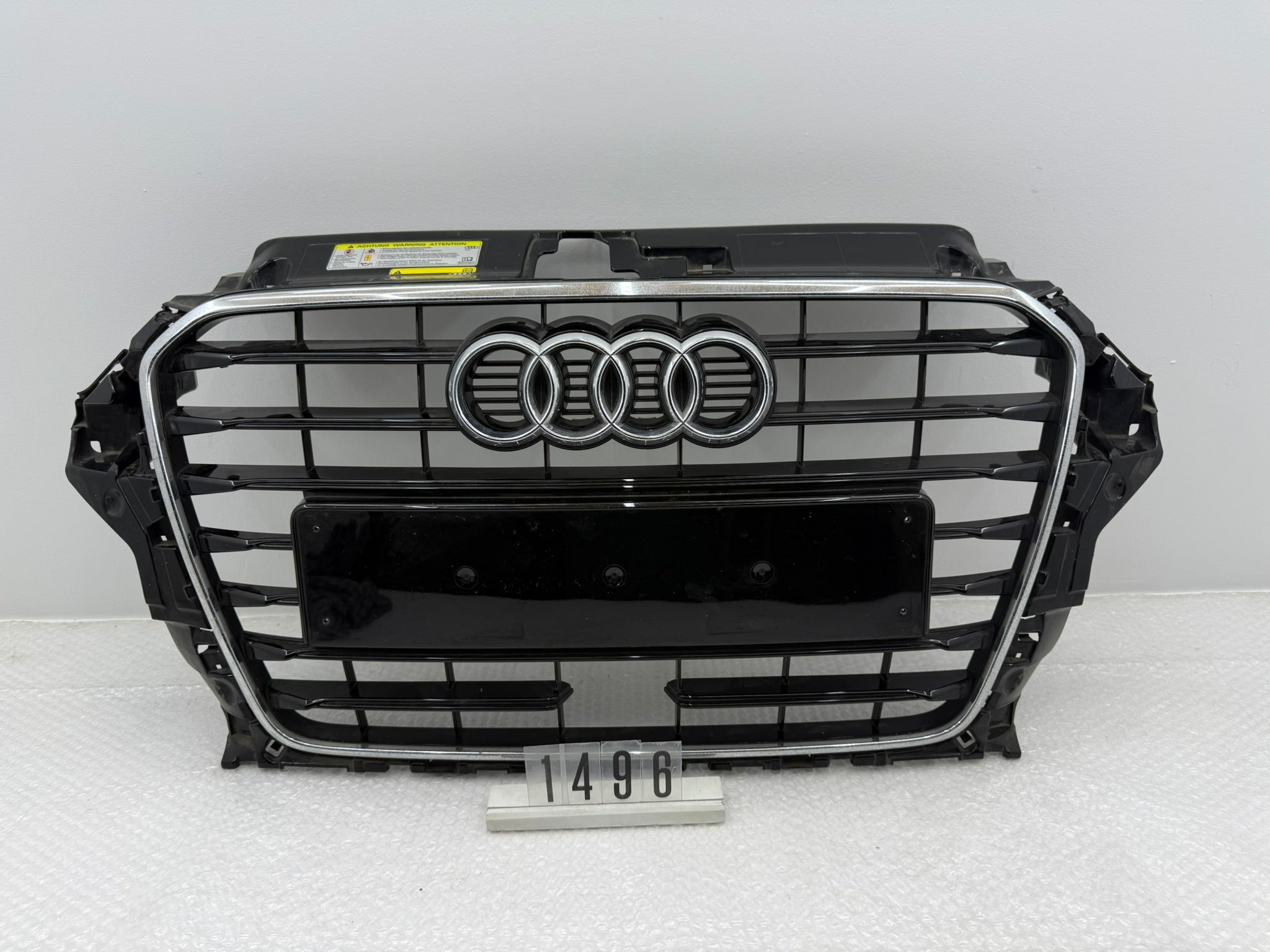 8V3853651A, 1496, Audi A3 S3 8V Kühlergrill Original