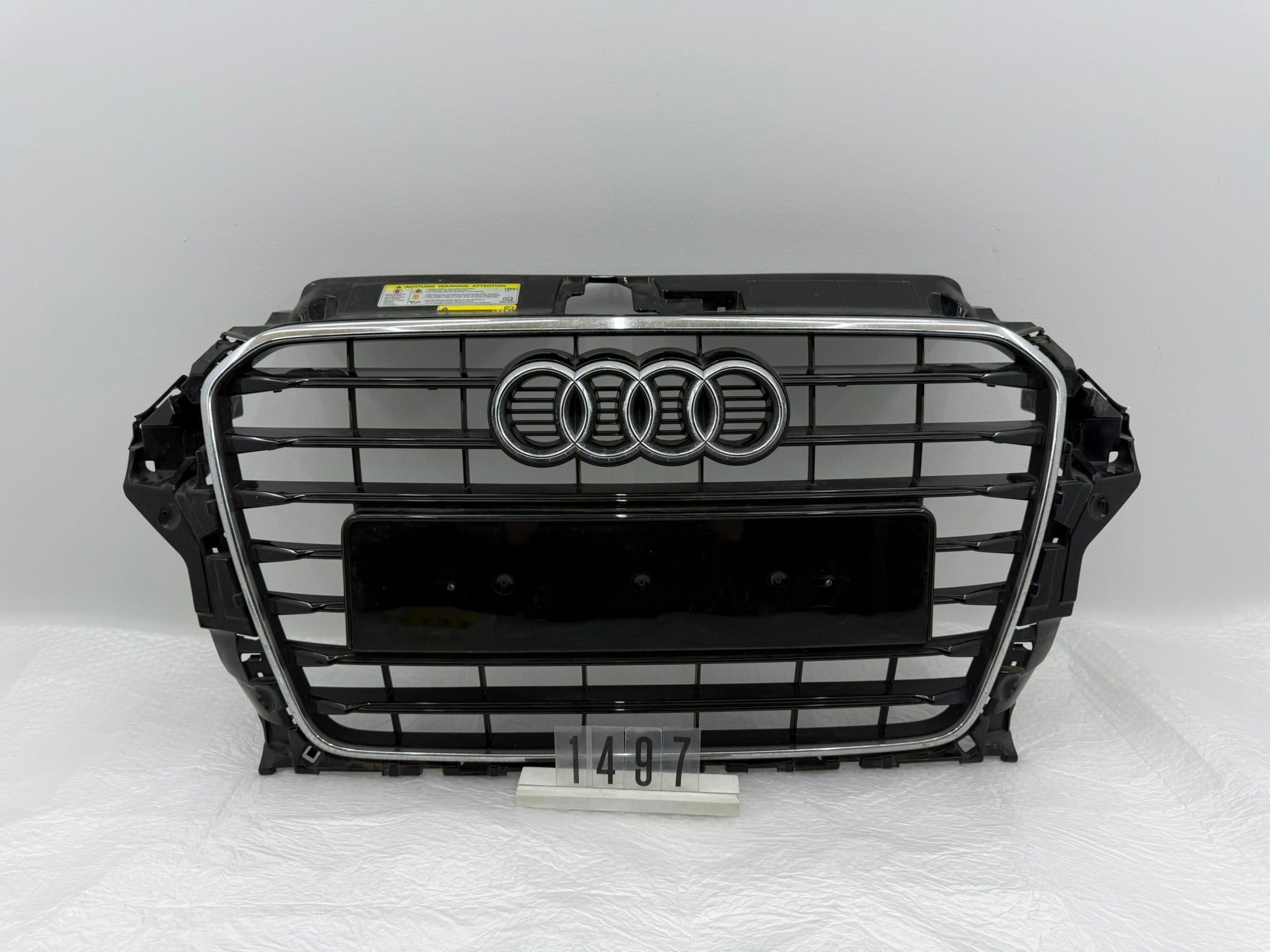 8V3853651, 1497, Audi A3 S3 8P Kühlergrill Vorne