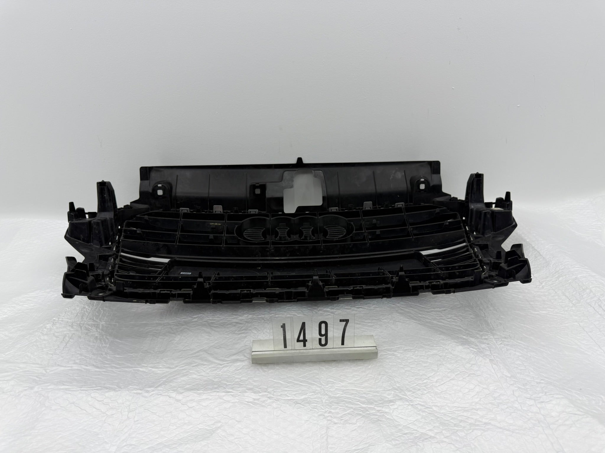 8V3853651, 1497, Audi A3 S3 8P Kühlergrill Vorne