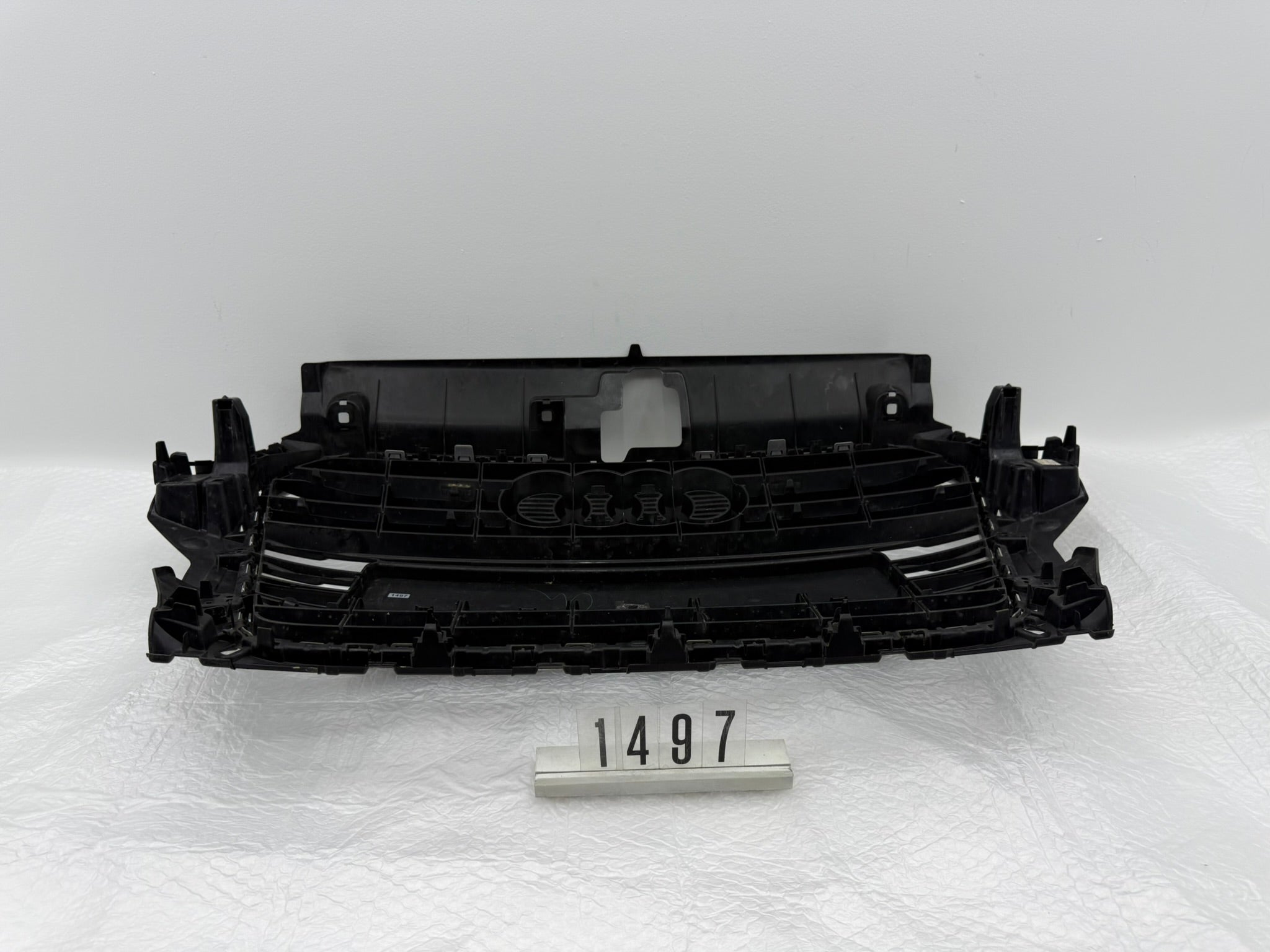 8V3853651, 1497, Audi A3 S3 8P Kühlergrill Vorne