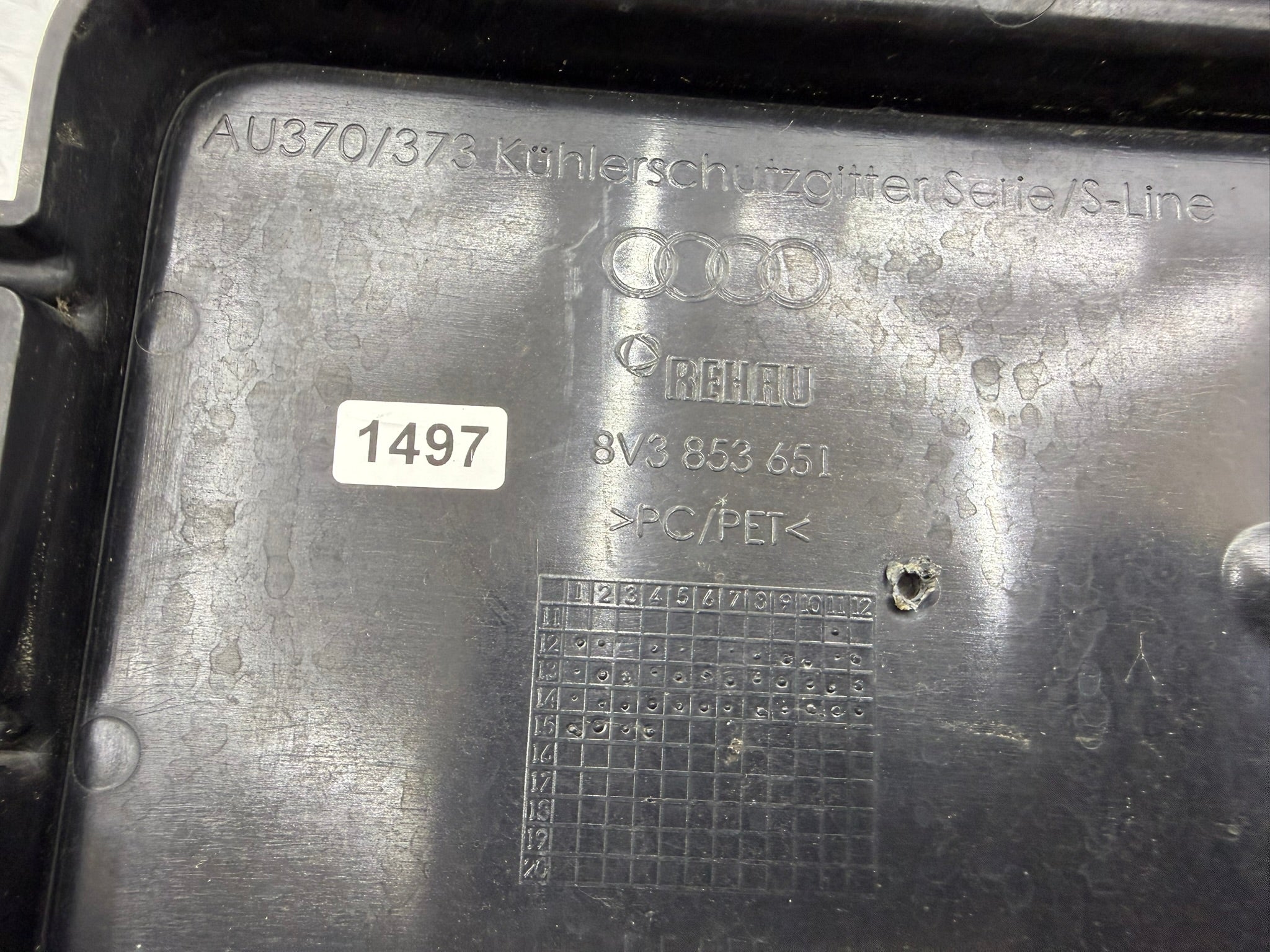8V3853651, 1497, Audi A3 S3 8P Kühlergrill Vorne