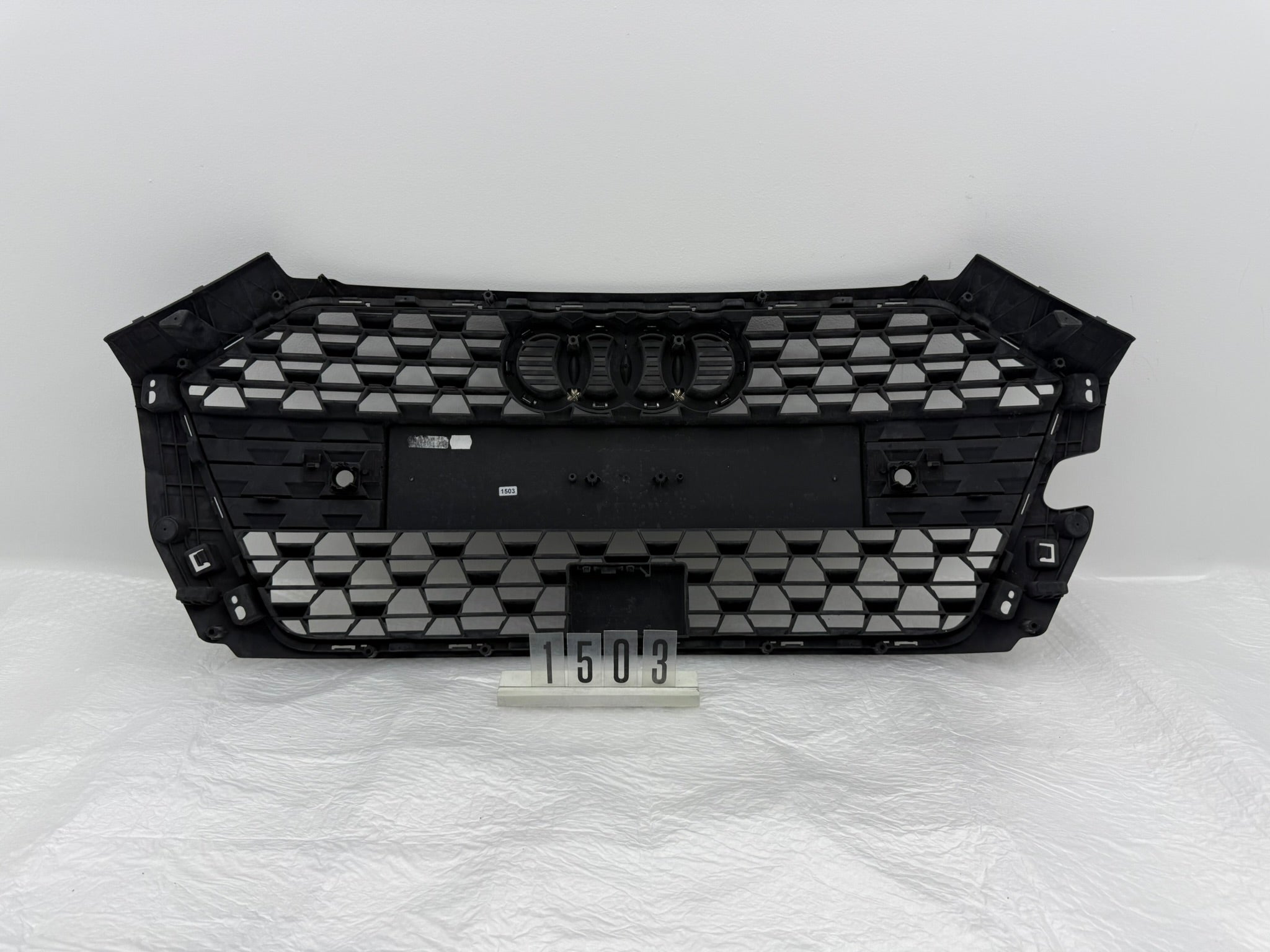 82A853653, 1503, Audi A1 Kühlergrill