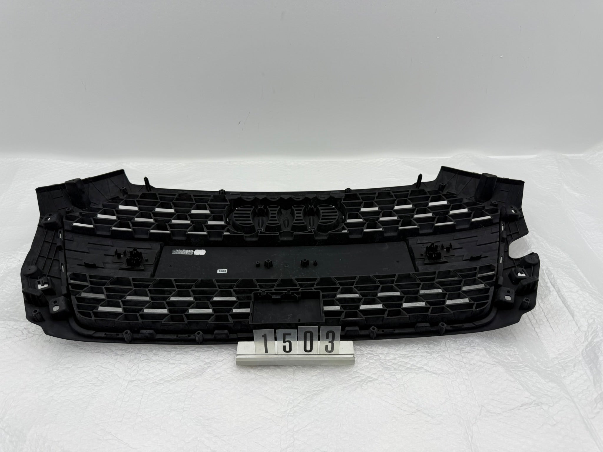 82A853653, 1503, Audi A1 Kühlergrill