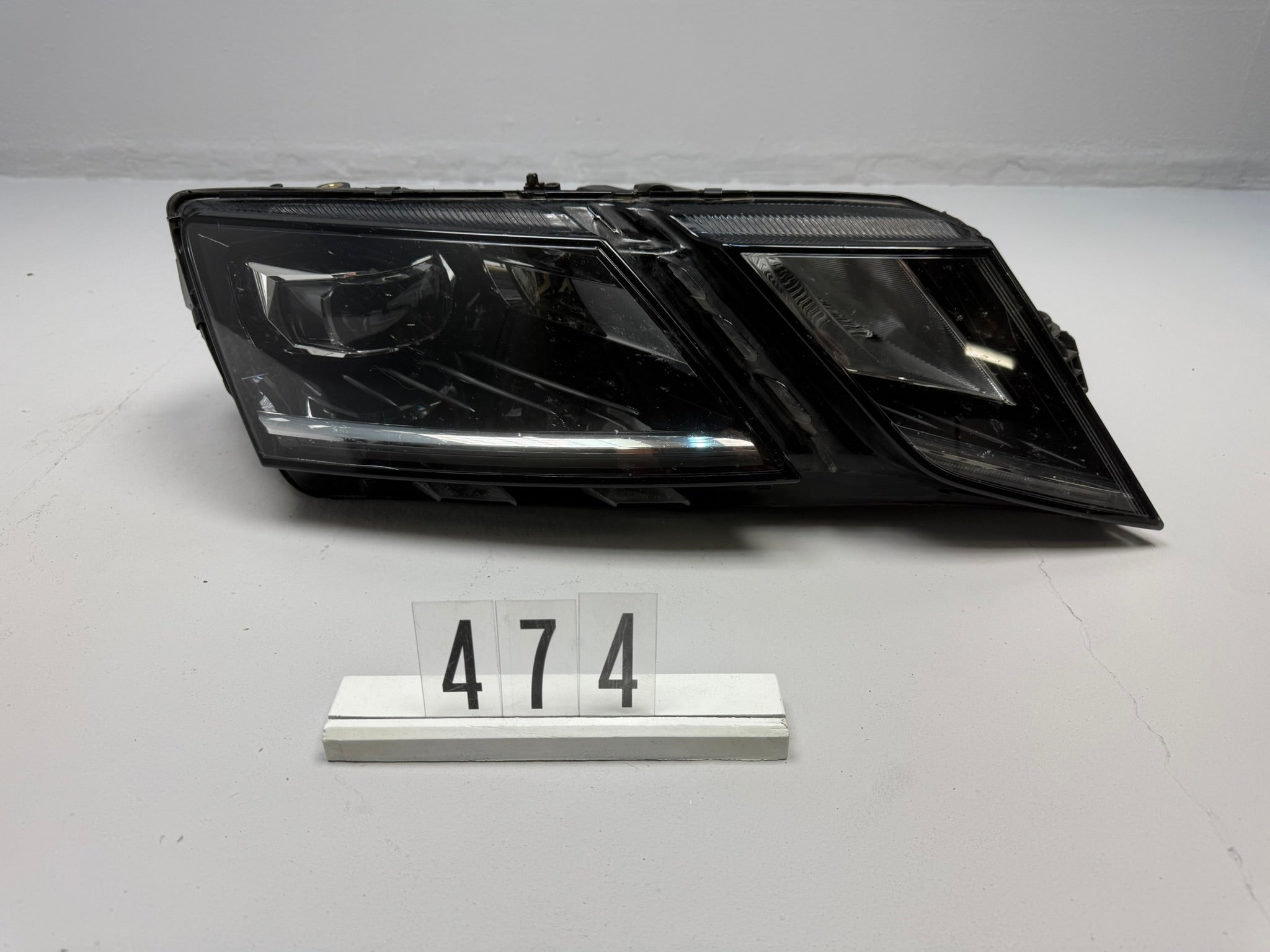 5E1941016D, 474, Frontscheinwerfer Skoda Octavia III 5E Rechts
