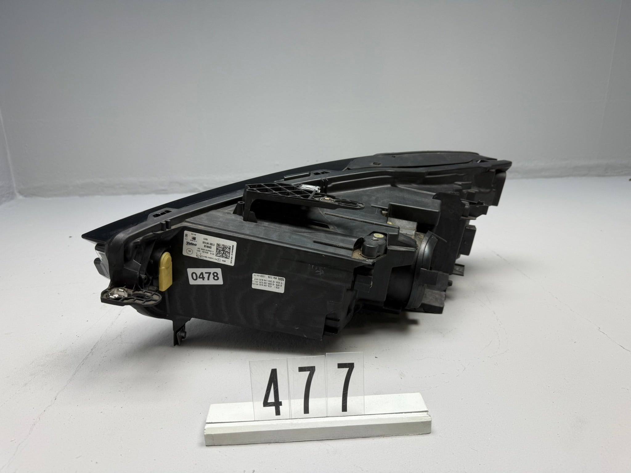 5FJ941006D, 478, Seat Leon Scheinwerfer Headlight Rechts