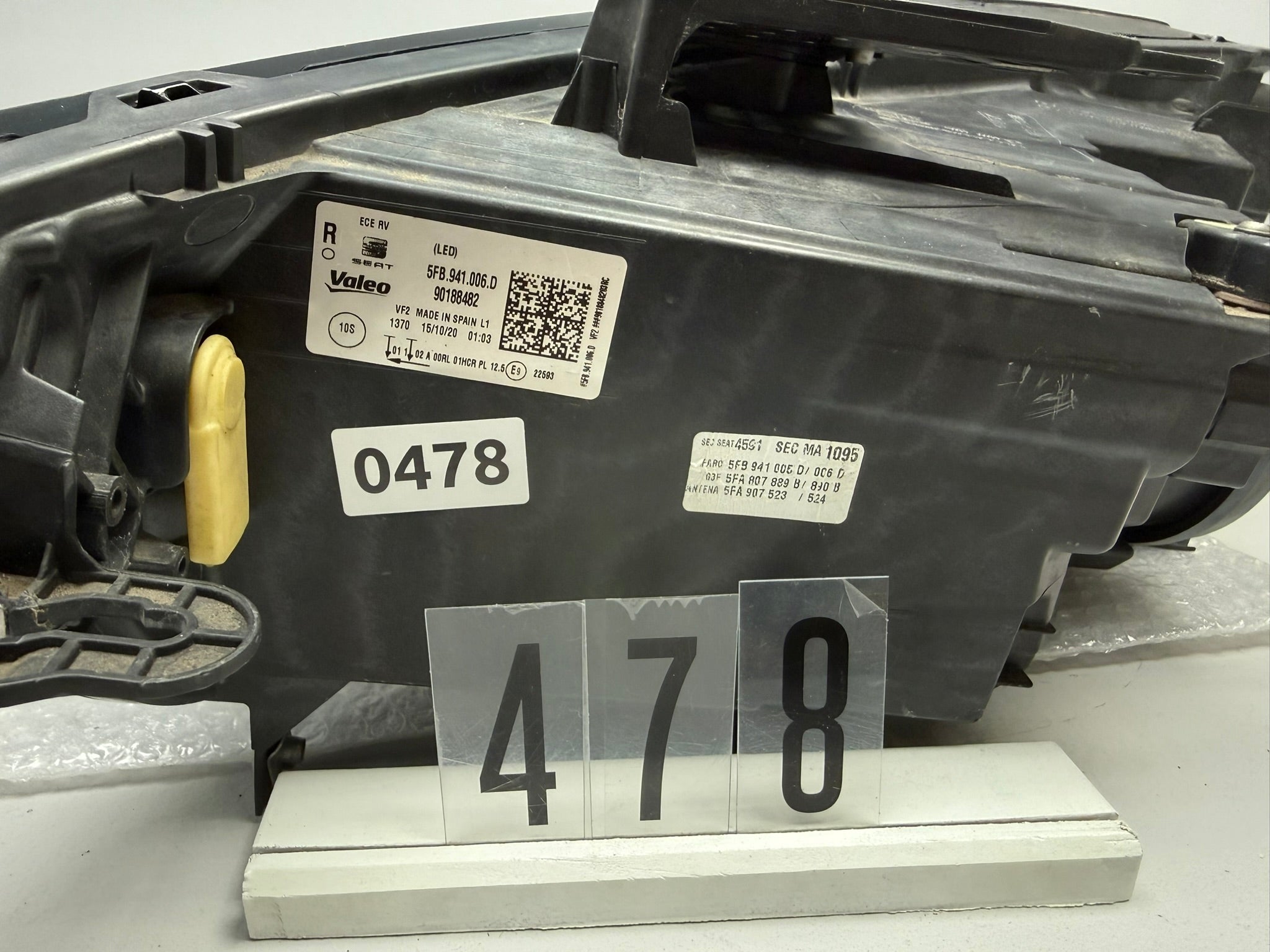 5FJ941006D, 478, Seat Leon Scheinwerfer Headlight Rechts