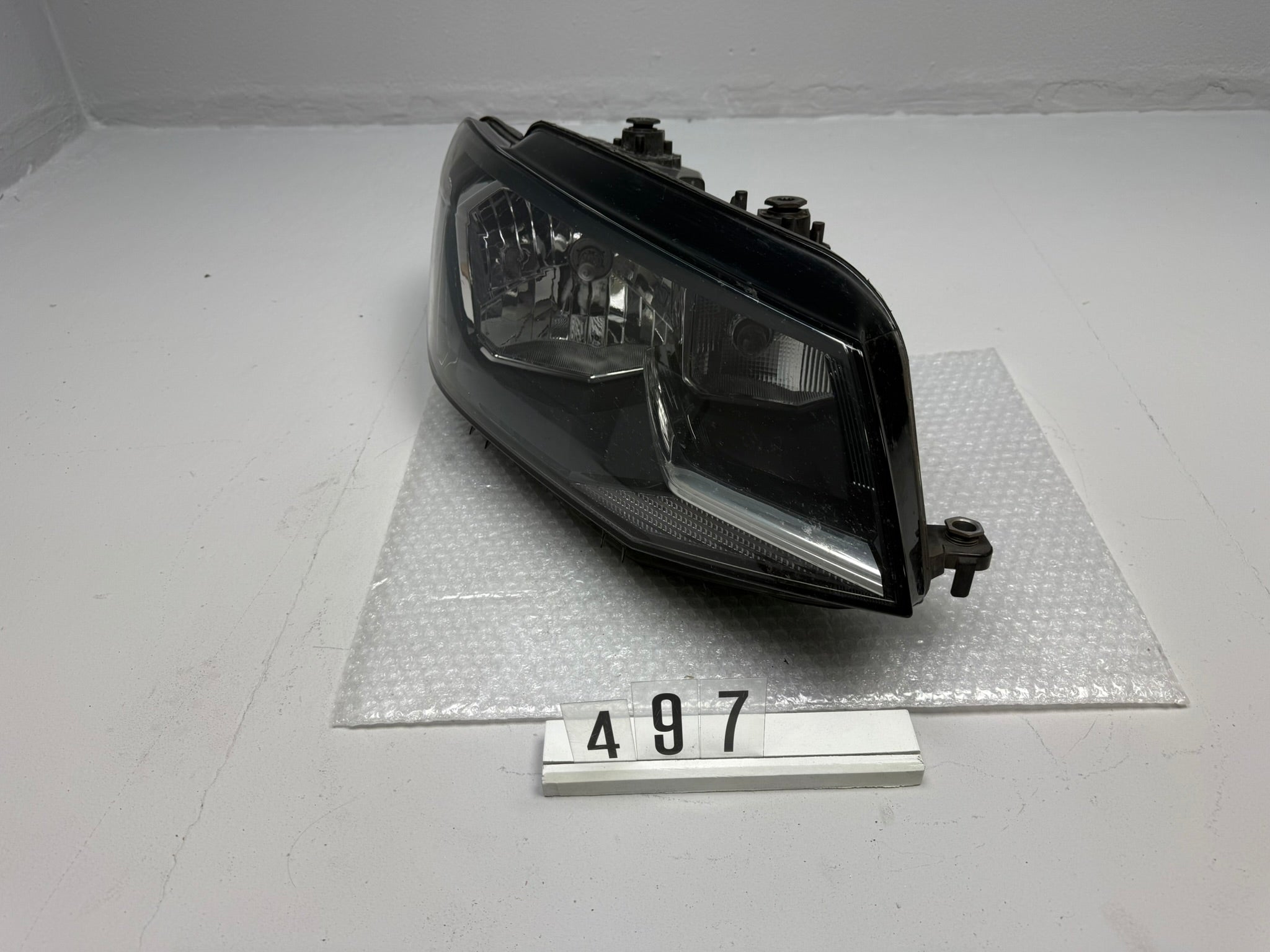 2K1941016B, 497, Original Hauptscheinwerfer rechts HELLA VW CADDY Rechts