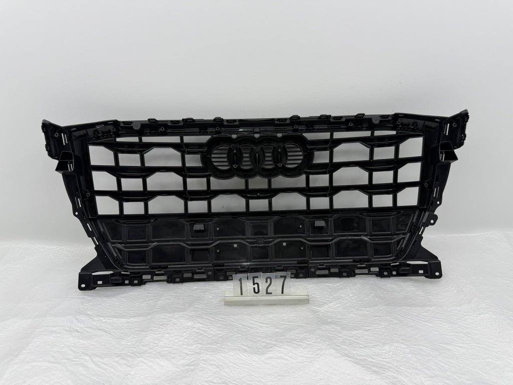 8LA853651H, 1527, AUDI Q2 GA Kühlergrill  schwarz