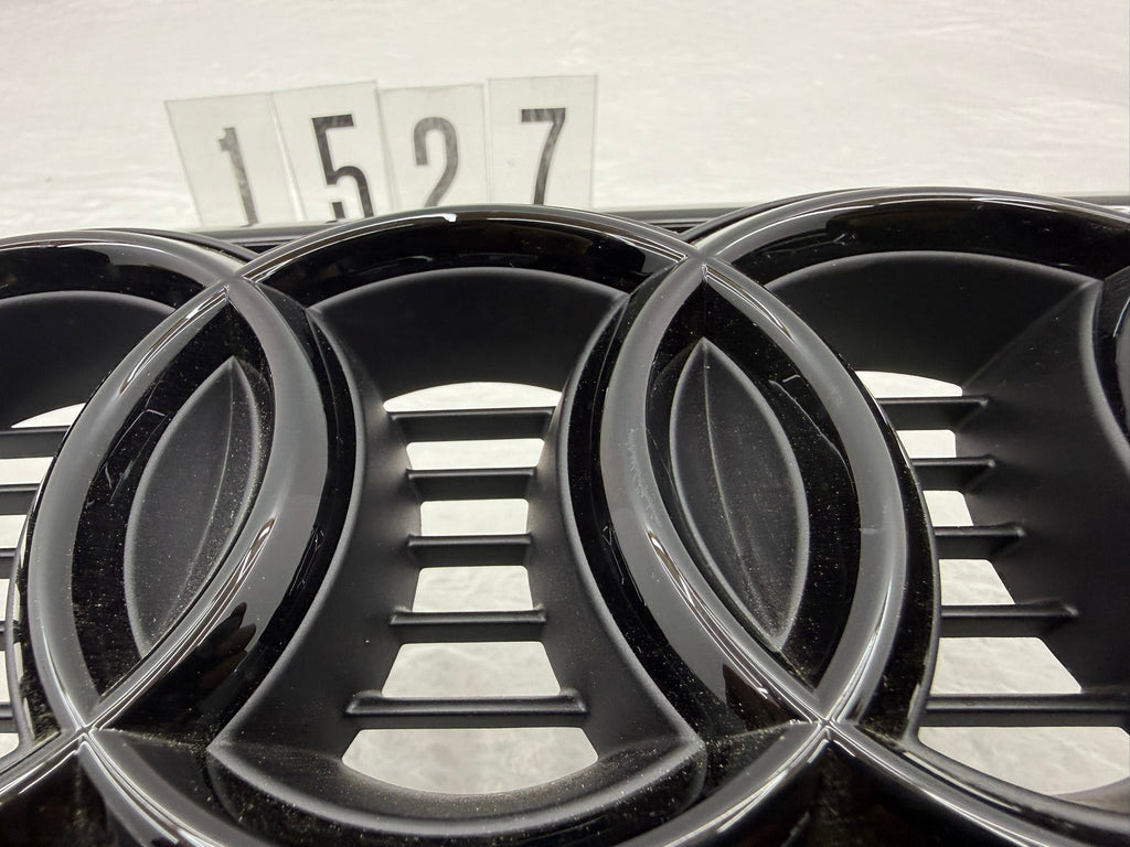 8LA853651H, 1527, AUDI Q2 GA Kühlergrill  schwarz