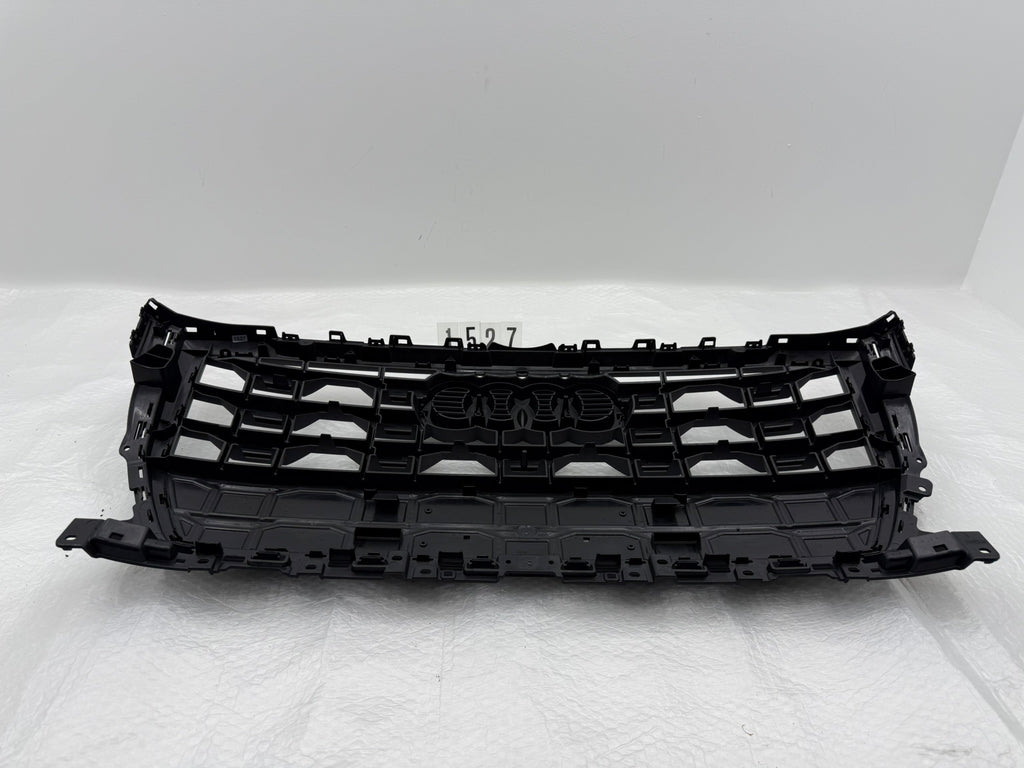 8LA853651H, 1527, AUDI Q2 GA Kühlergrill  schwarz