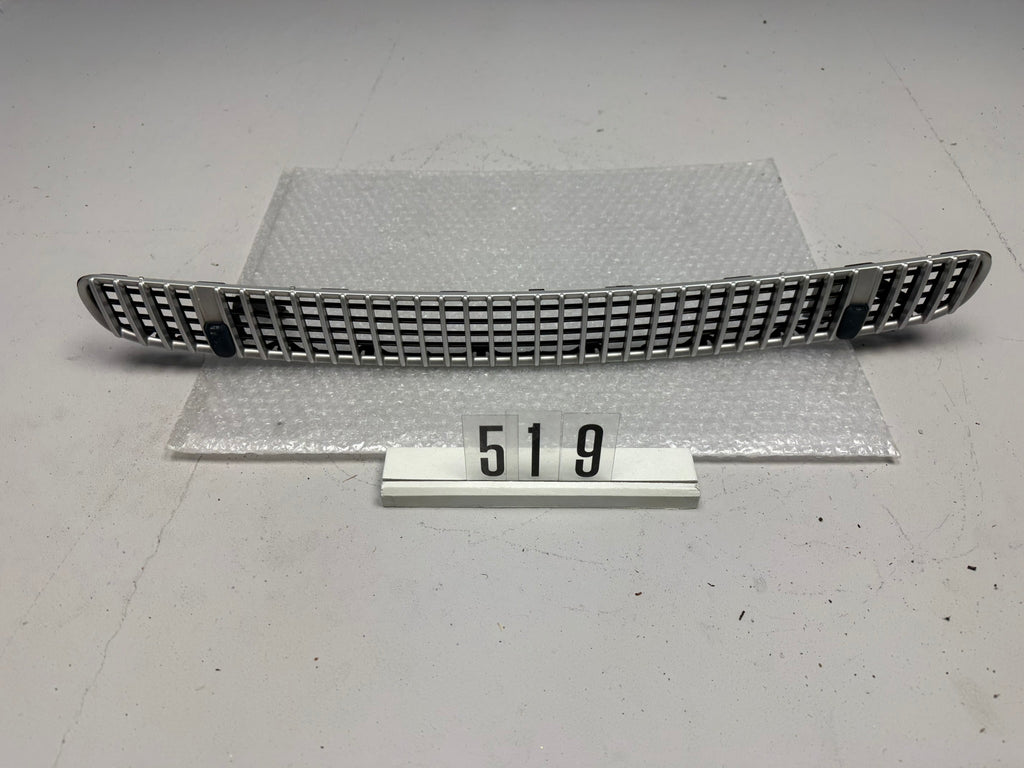 51.13 7075312; 519 BMW 3 (E46) Kühlergrill