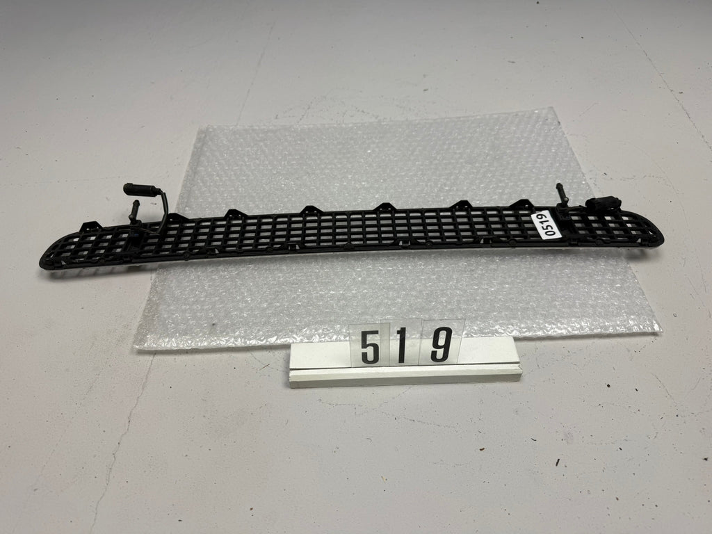 51.13 7075312; 519 BMW 3 (E46) Kühlergrill