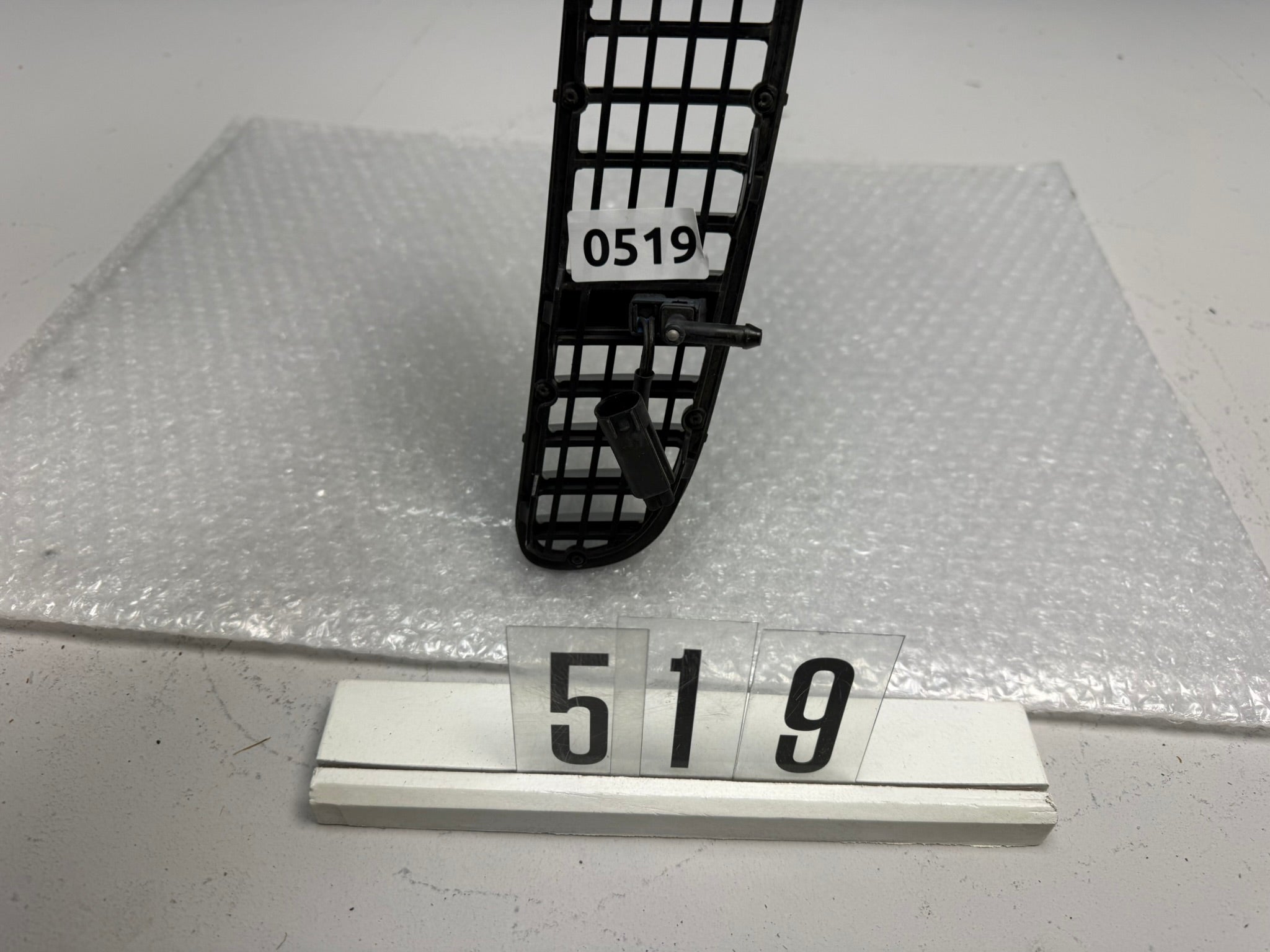 51.13 7075312; 519 BMW 3 (E46) Kühlergrill