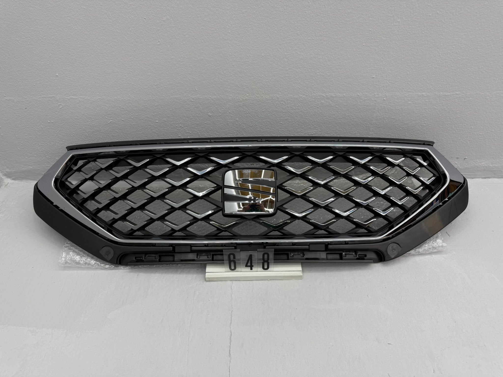 5FJ.853.654.B, 648 Seat Tarraco 5FJ Kühlergrill