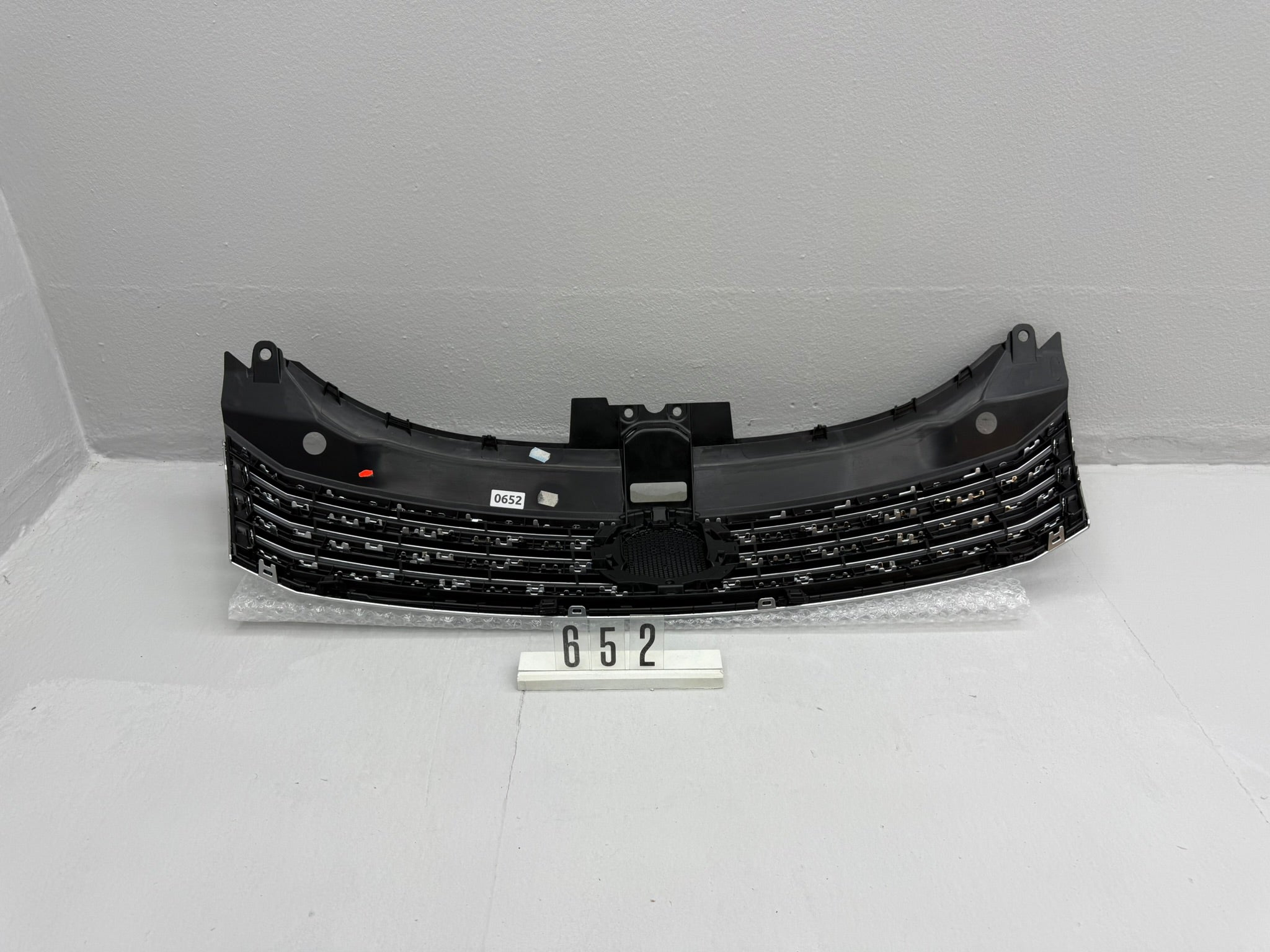 3D0 853 651 / 3D0 853 653; 652 VW PHAETON Kühlergrill