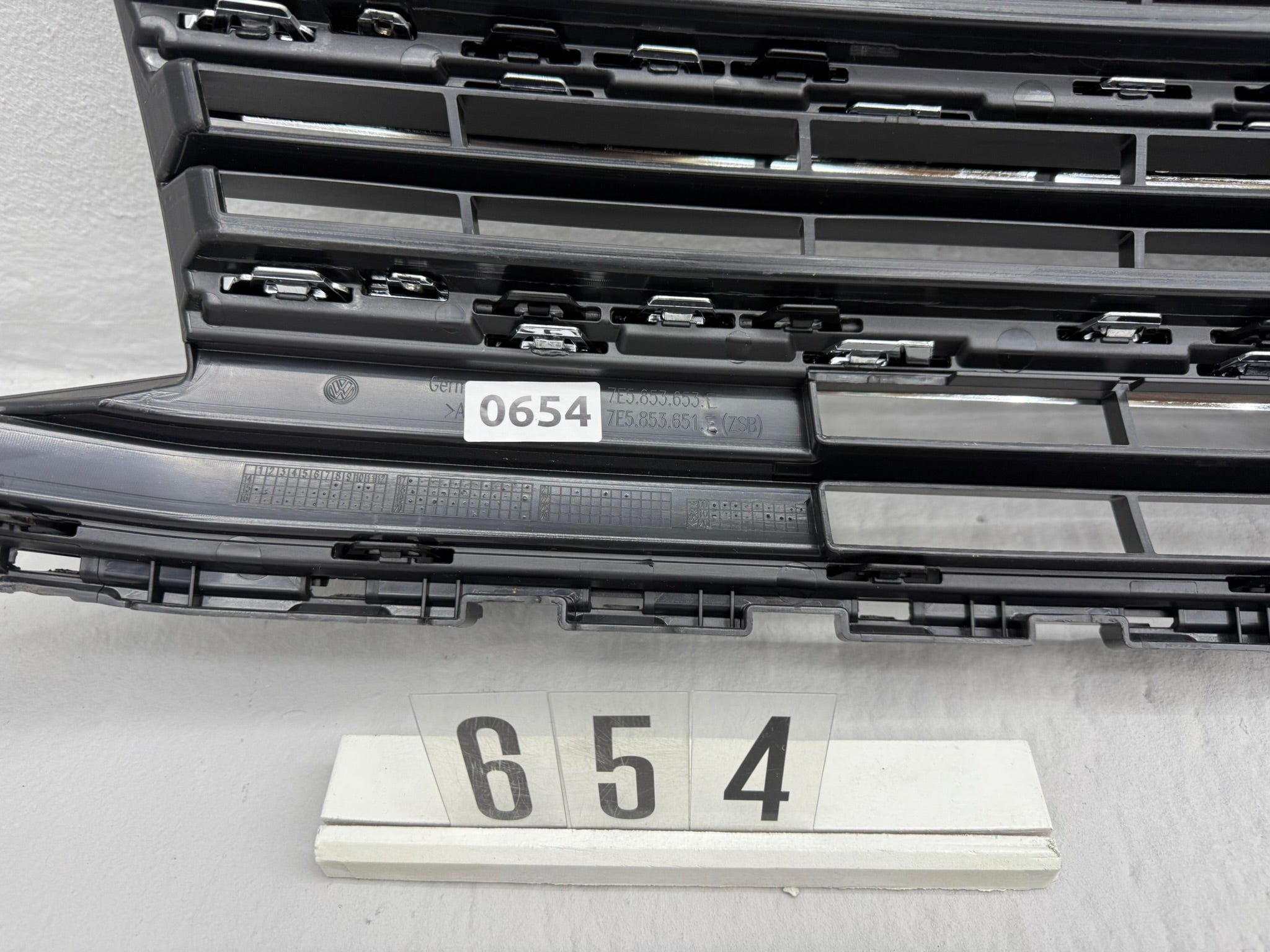7E5.853.653.E, 654, VW T6 Transporter Kühlergrill