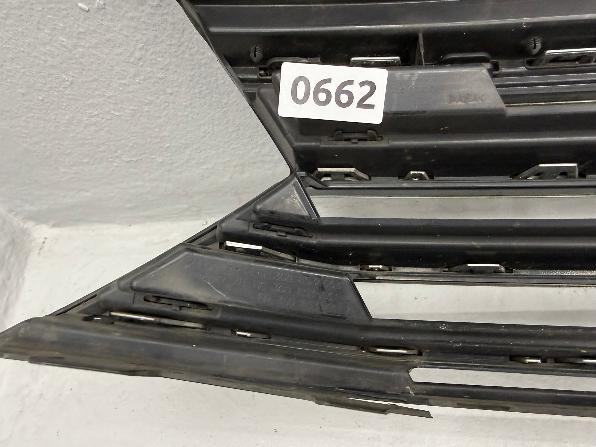 3G0 853 653, 662, VW Passat 3G B8 Kühlergrill
