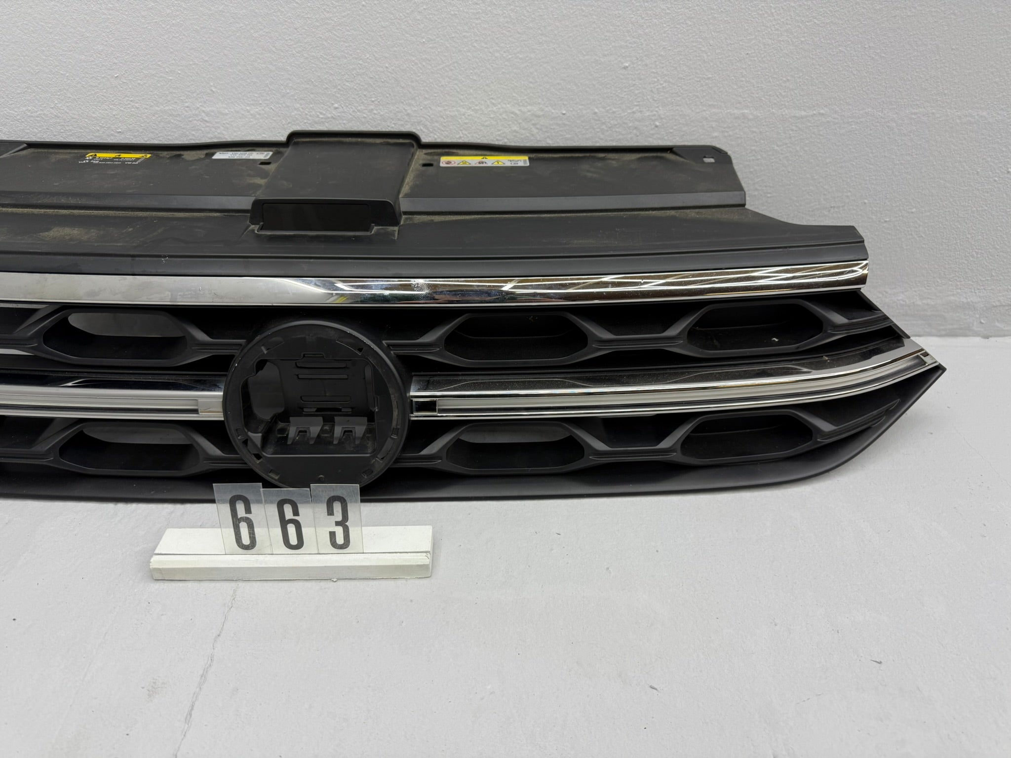 2GA 853 651, 663, VW T-Roc 2GA LED Kühlergrill