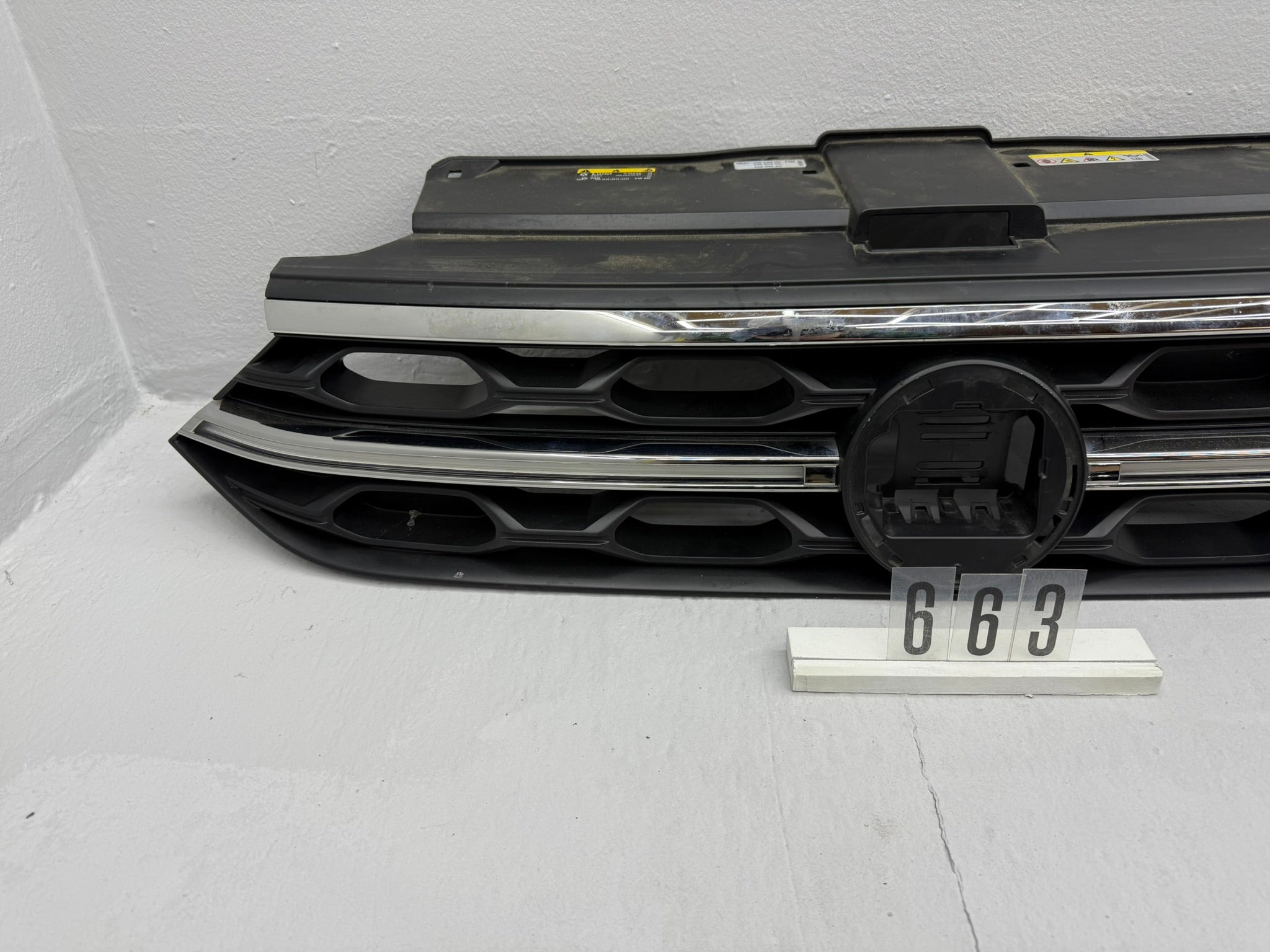 2GA 853 651, 663, VW T-Roc 2GA LED Kühlergrill