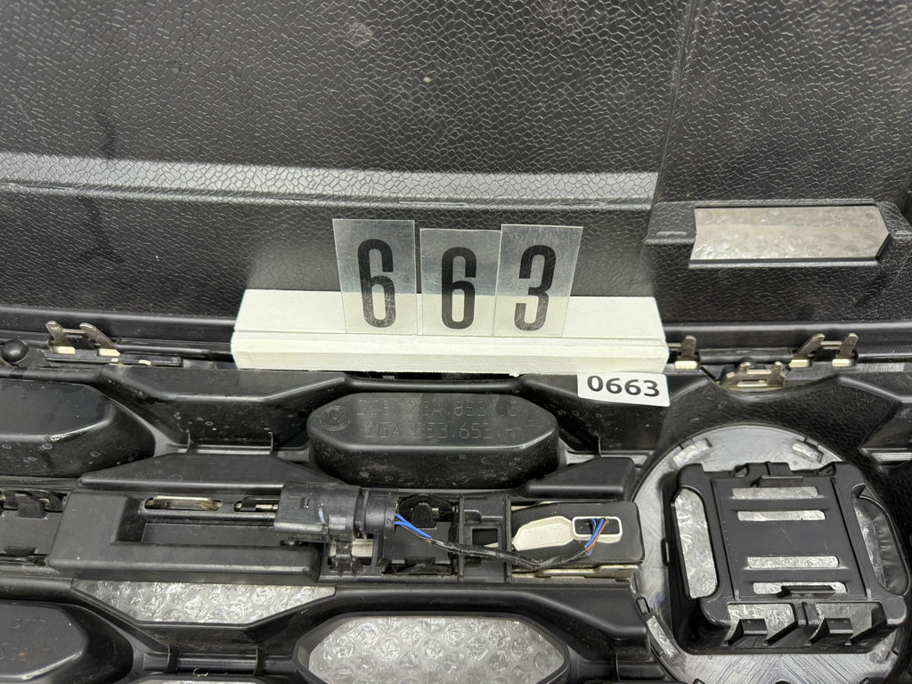 2GA 853 651, 663, VW T-Roc 2GA LED Kühlergrill