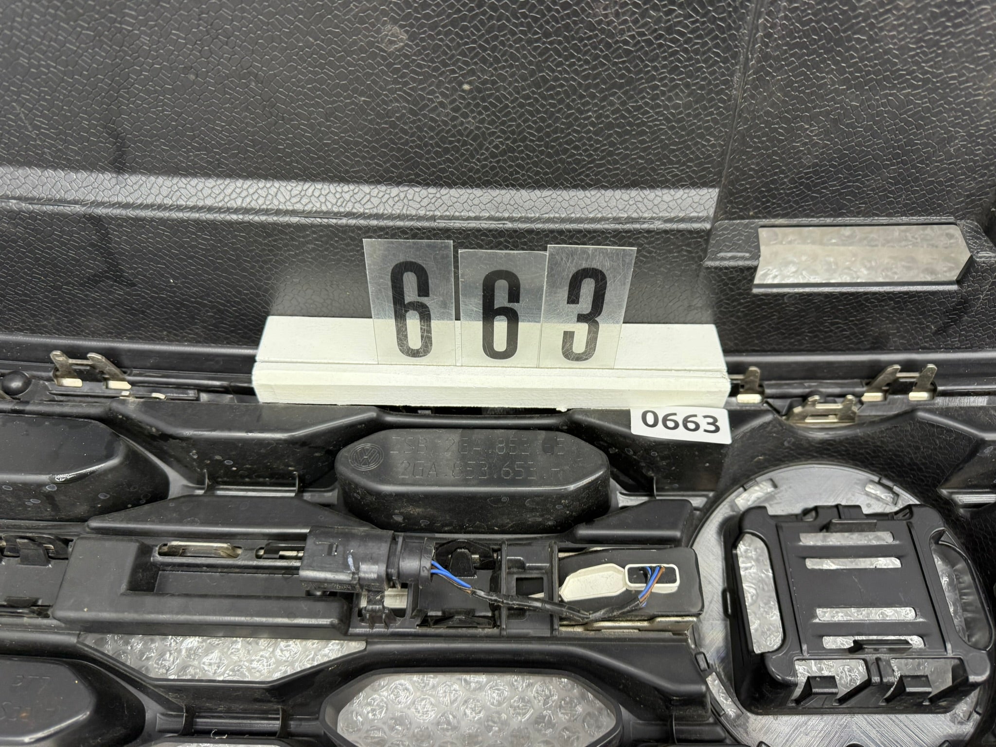2GA 853 651, 663, VW T-Roc 2GA LED Kühlergrill