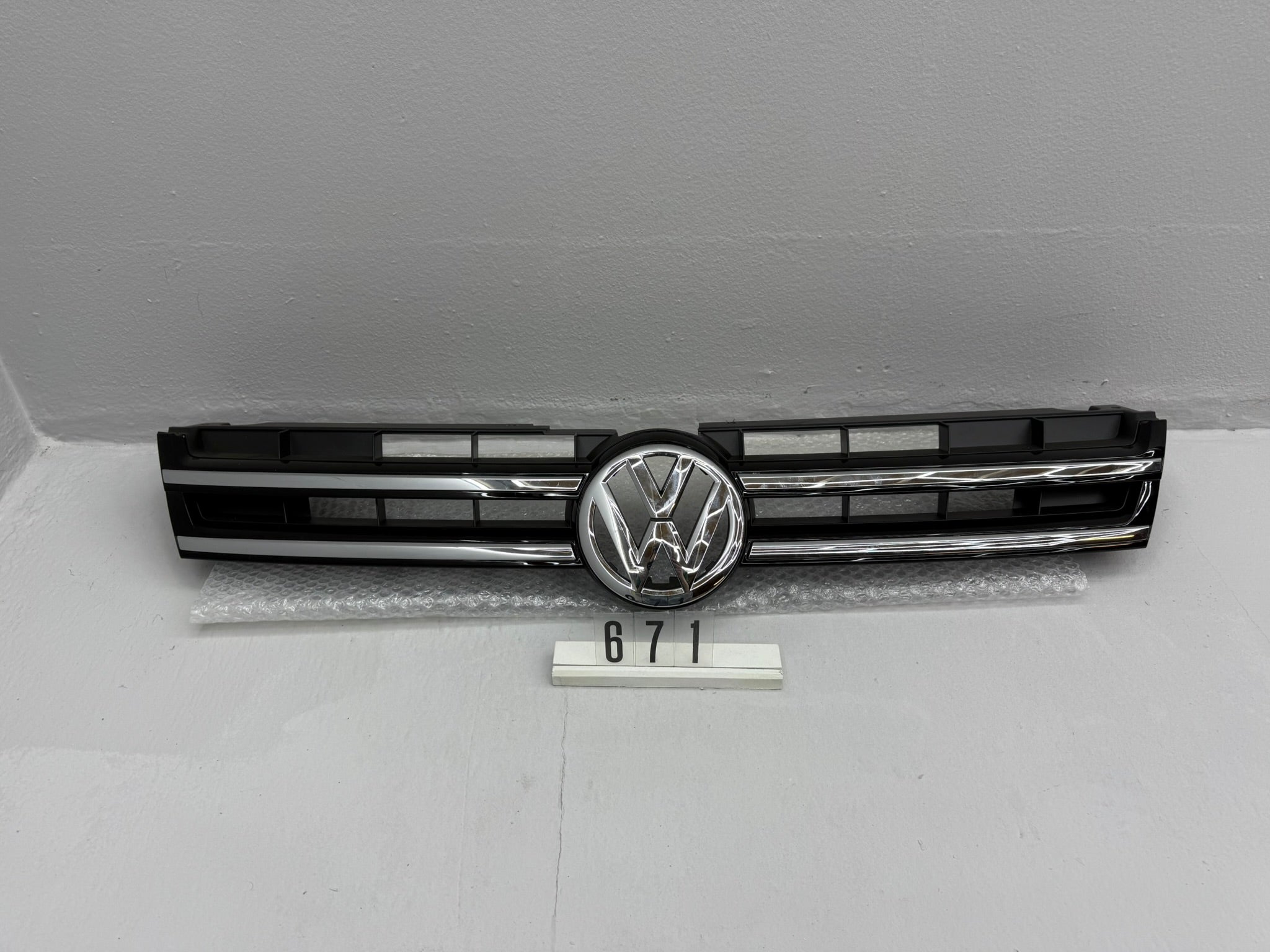 7P6 853 651 A/D, 671, VW Touareg 7P Kühlergrill