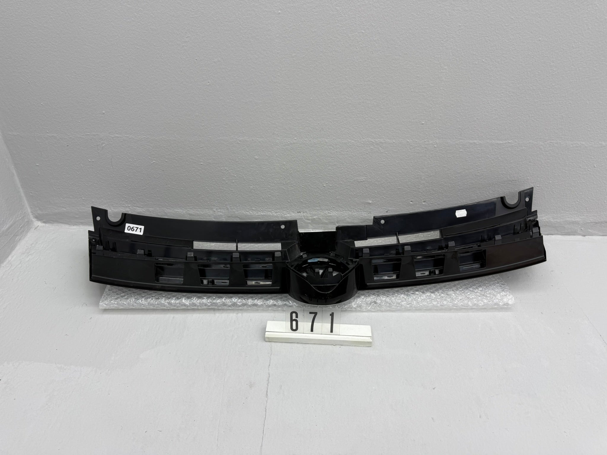 7P6 853 651 A/D, 671, VW Touareg 7P Kühlergrill