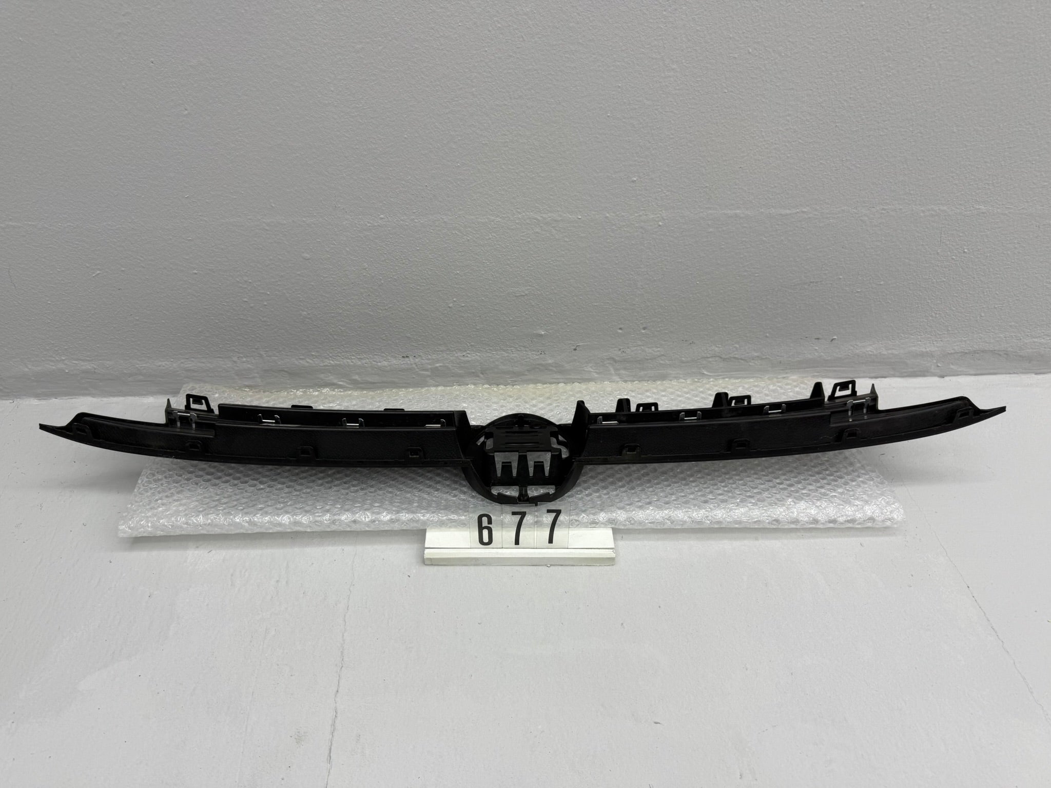2GS 853 651 A, 677, Volkswagen Polo VI Kühlergrill